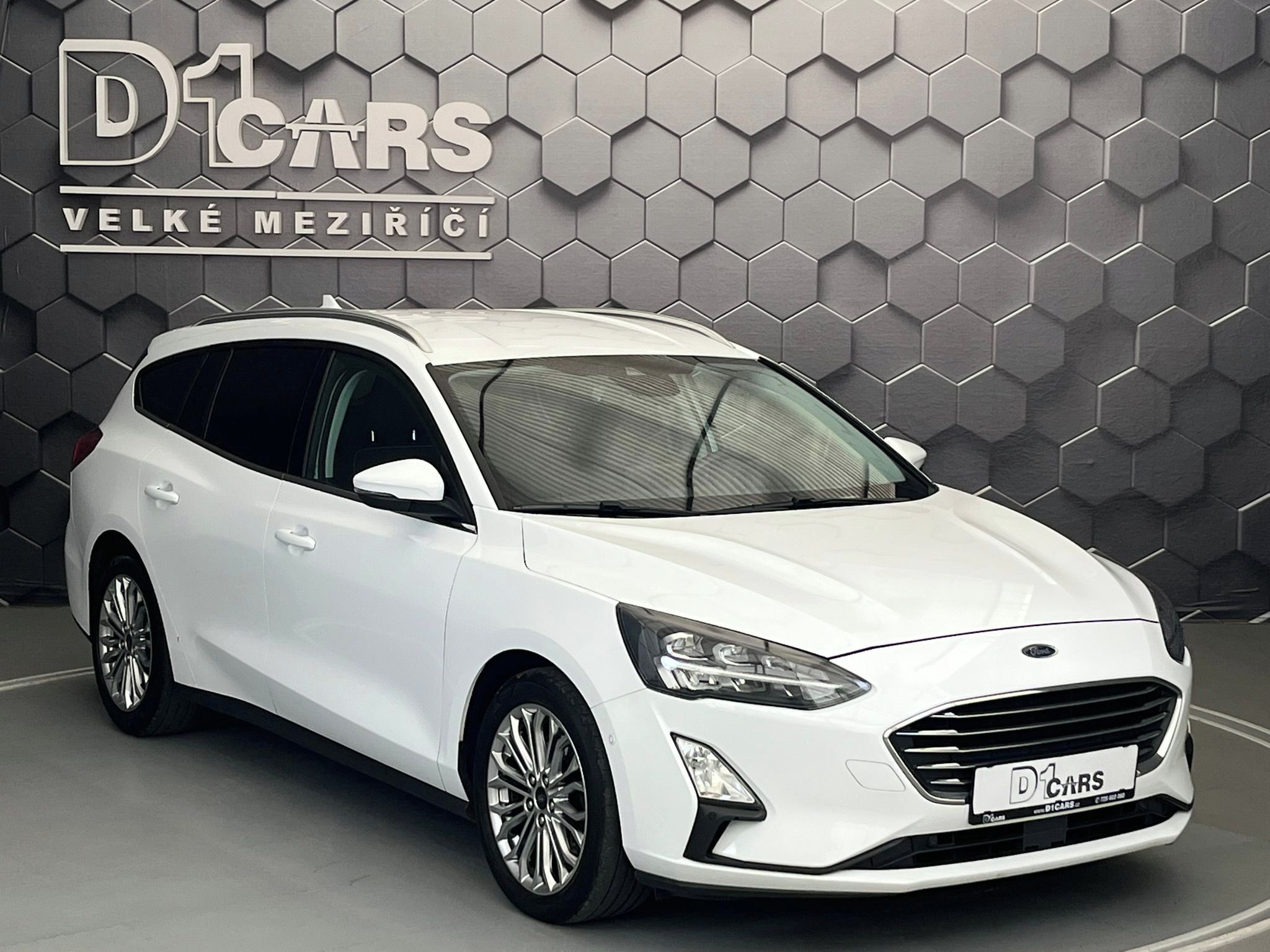 Ford Focus, 2.0 EB Titanium LED - fotka 6