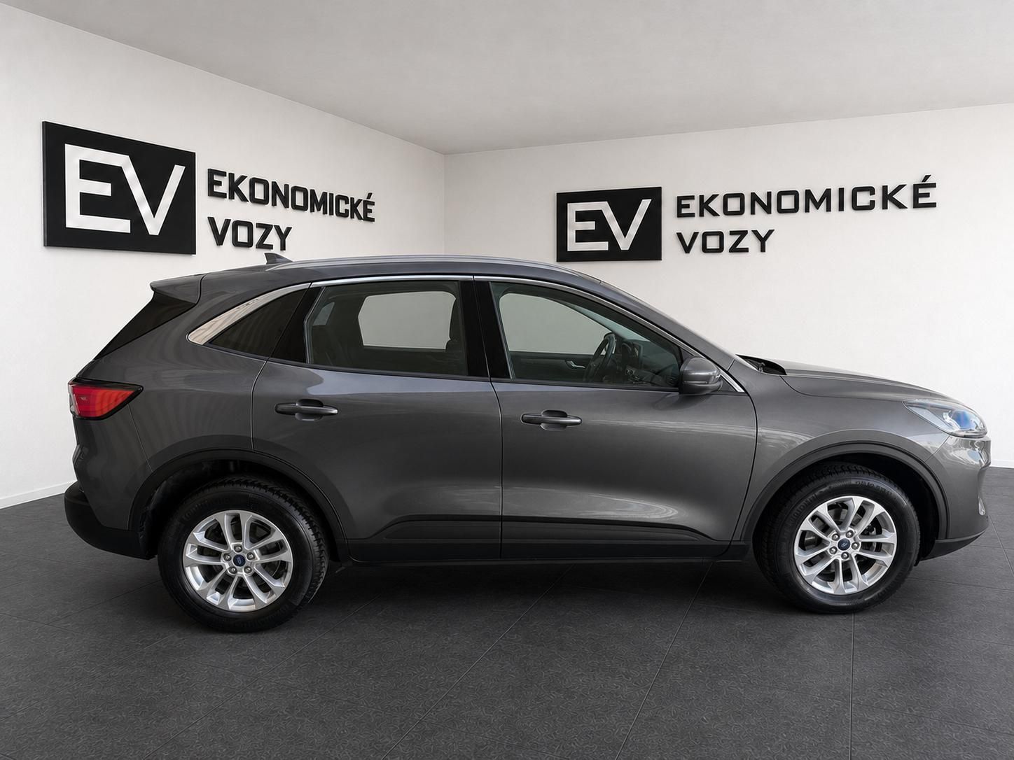 Ford Kuga, 2.5 HYBRID,50 KM DOJEZD NA EL. - fotka 2