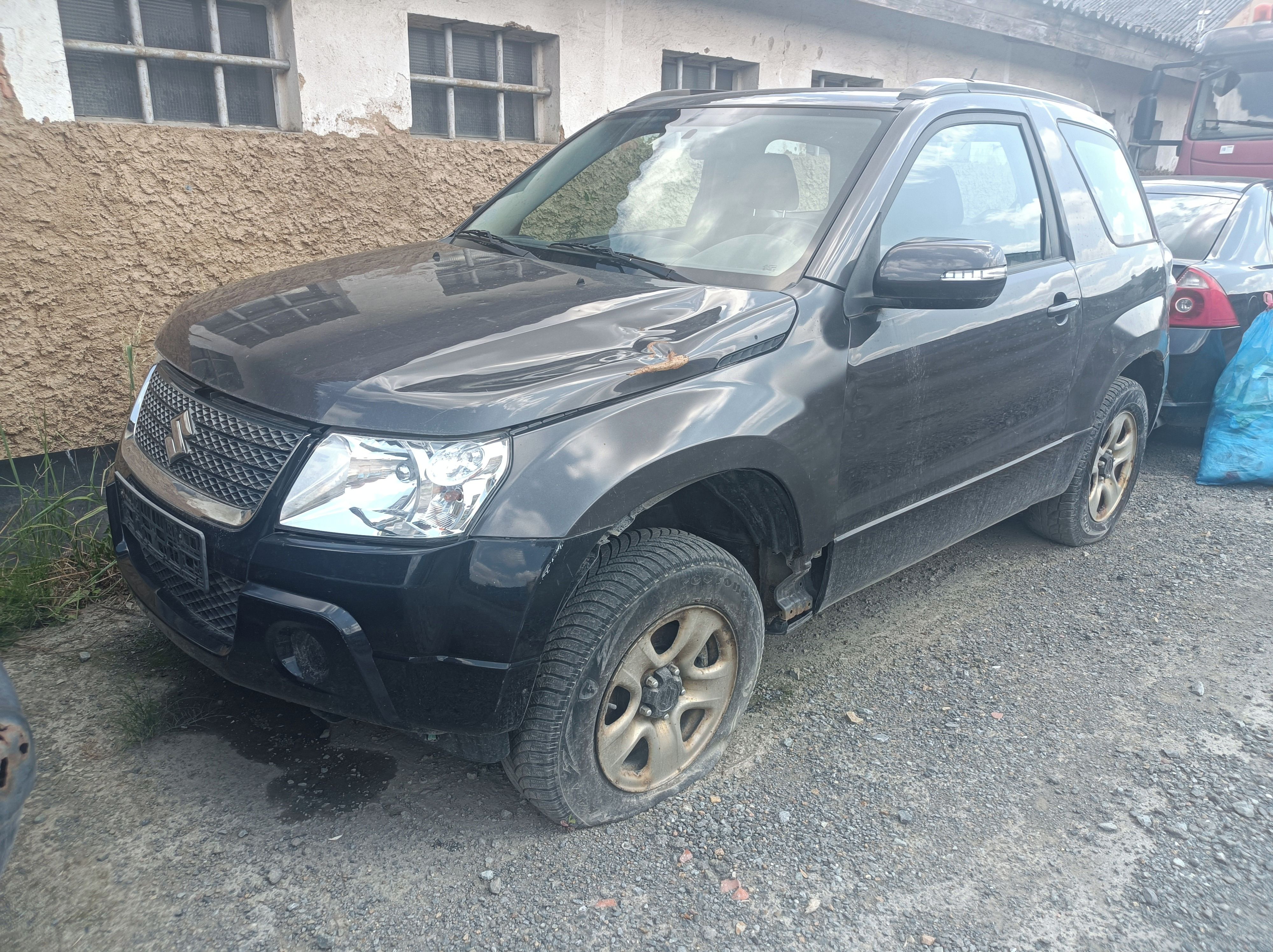 Suzuki Vitara, 2.4-122 kw,benzin,4x4,klima - fotka 2