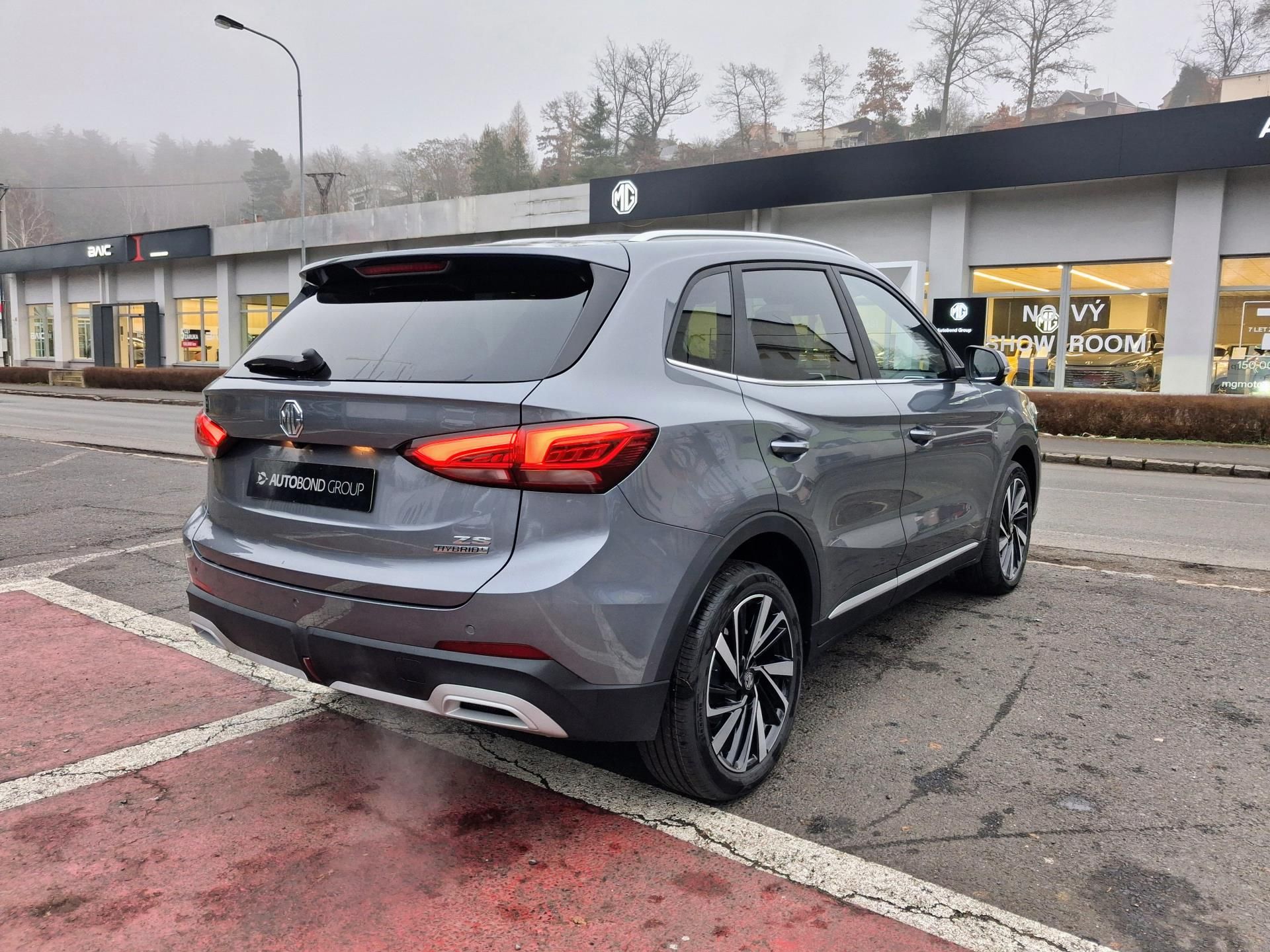 MG ZS, EXCLUSIVE Hybrid+ 145kW 4×2 AT - fotka 4