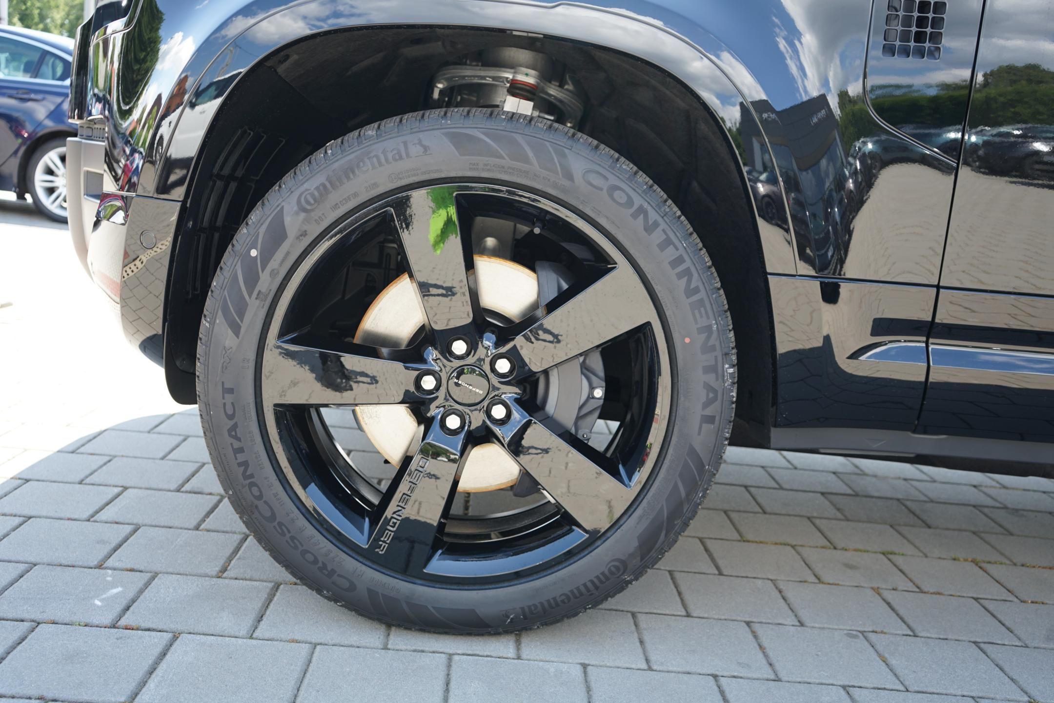 Land Rover Defender, 110 X-Dynamic HSE P425 - fotka 2