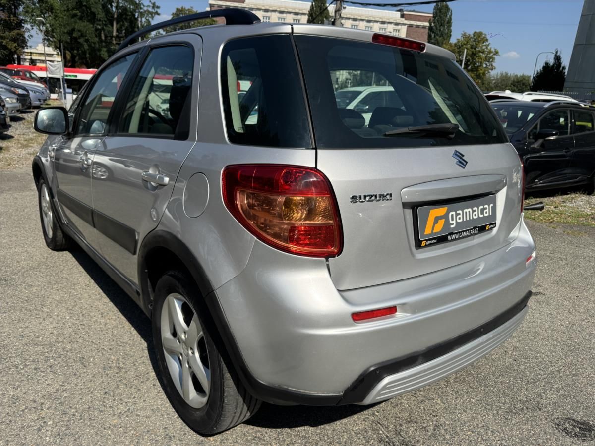 Suzuki SX4, 1,6 KRASNÝ STAV. - fotka 5