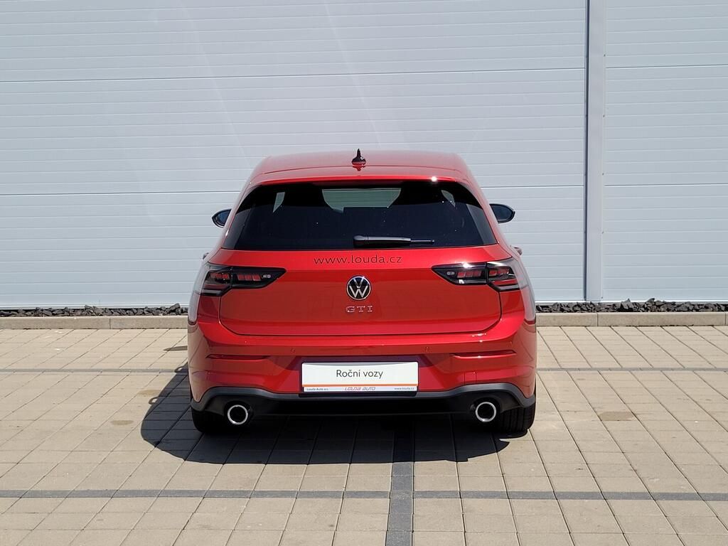 Volkswagen Golf, GTI 2.0 TSI 195 kW - fotka 6
