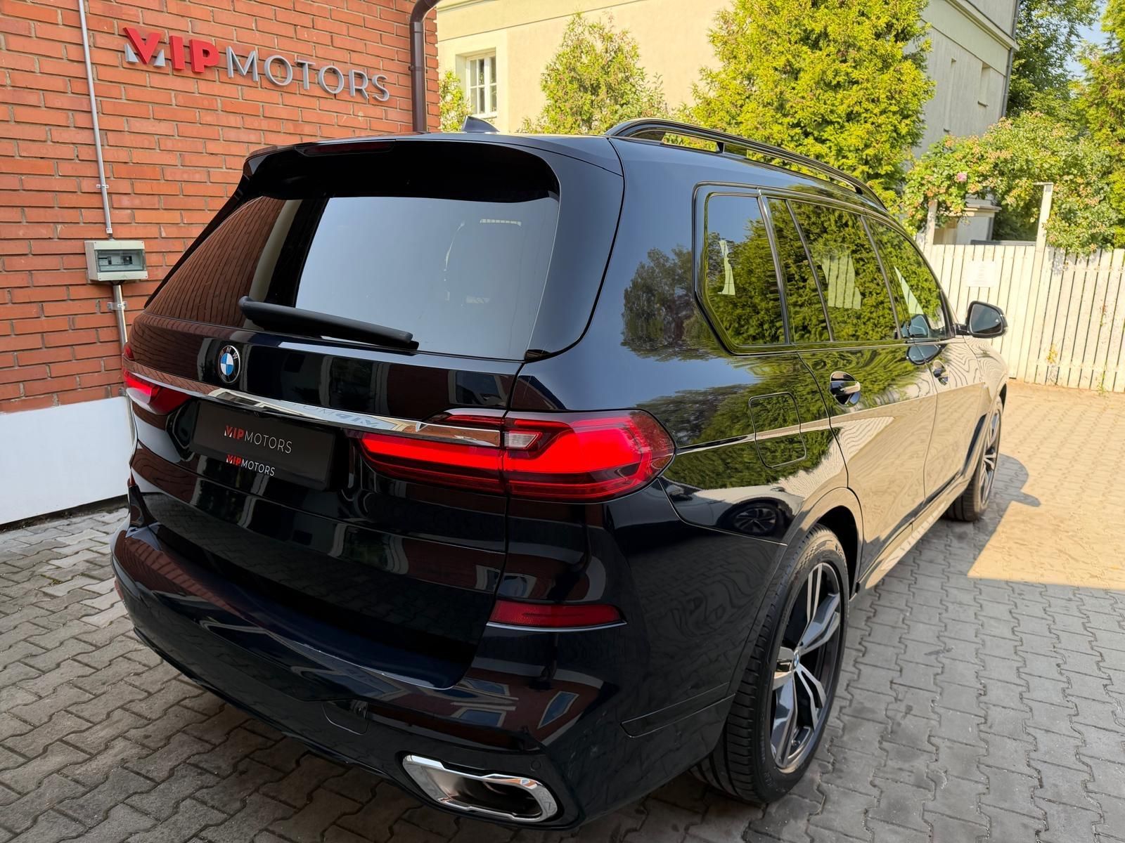 BMW X7, 40xD-INDIVID-MASÁŽE-R21-B&W-ČR - fotka 6