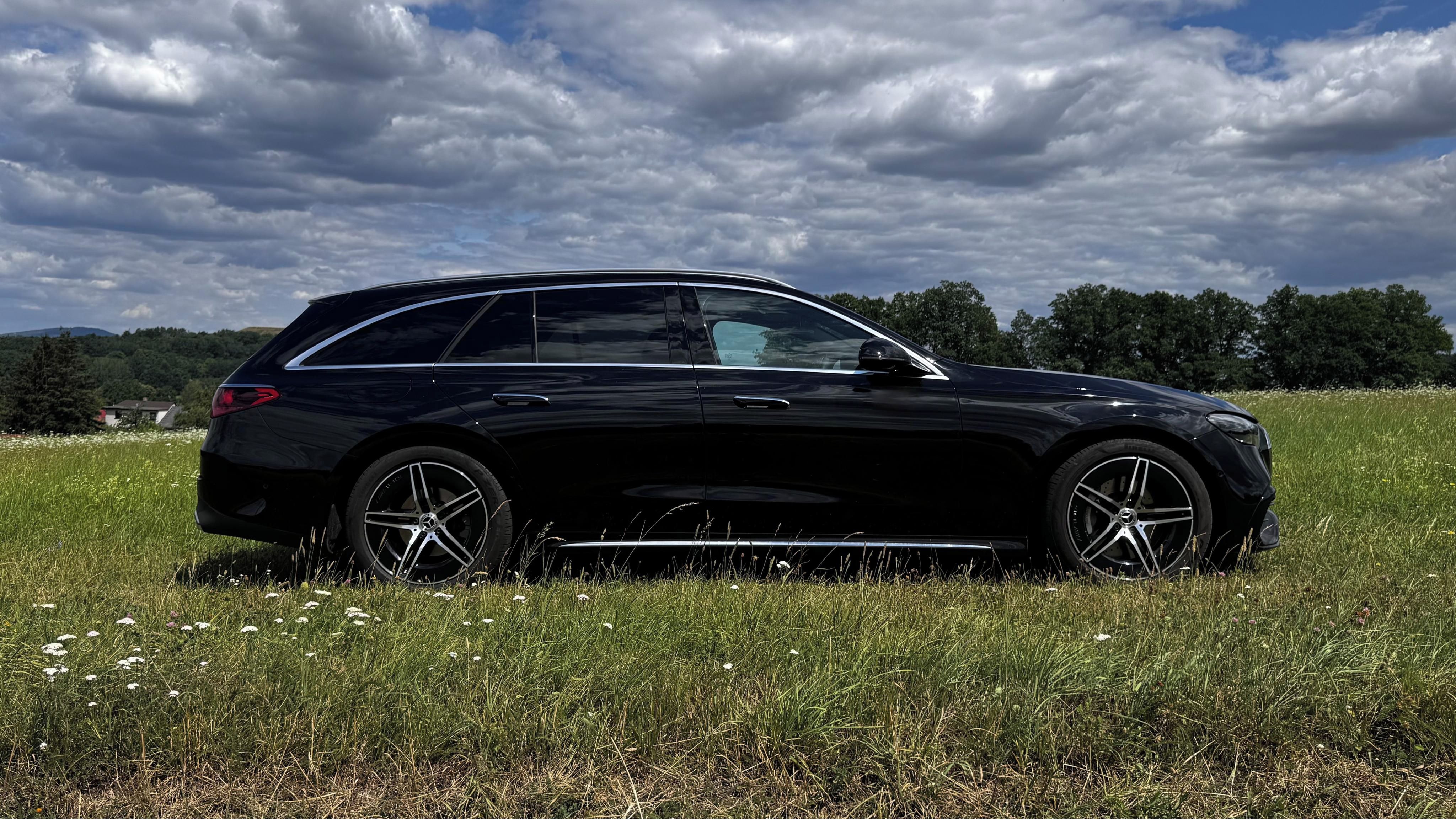 Mercedes-Benz Třídy E, E220d, AMG, záruka, nájezd - fotka 5