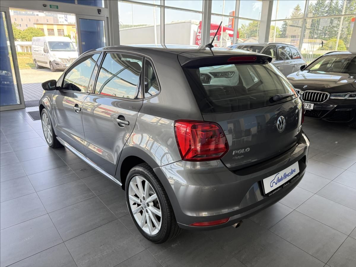 Volkswagen Polo, 1,2   TSI 66KW,HIGHLINE,1.MAJ - fotka 4
