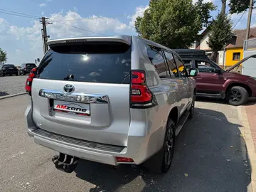 Auto 8