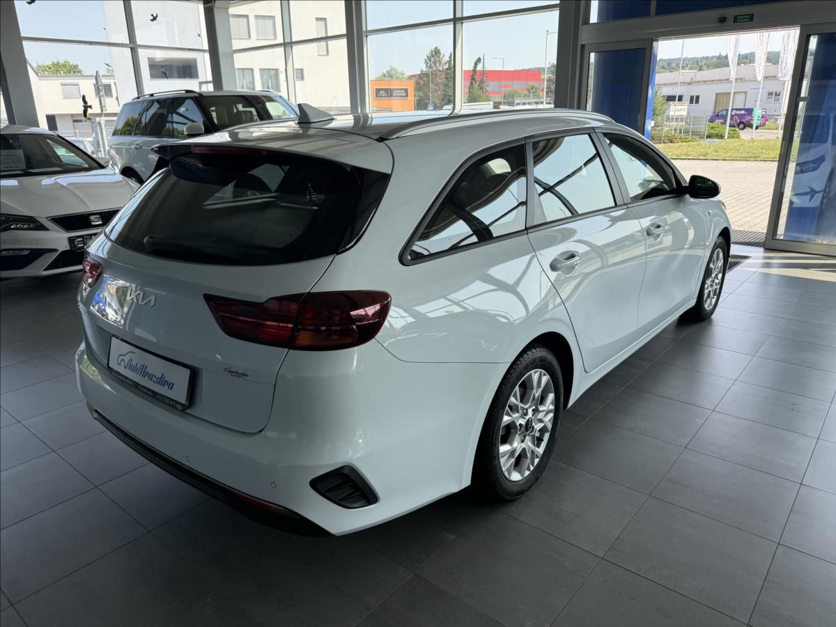 Kia Cee´d, 1,0   73kW,SPIN,ZÁRUKA,ČR,1.MA - fotka 6