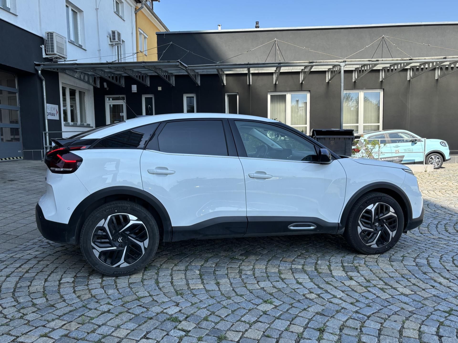 Citroën C4, 1,2 PureTech 130k EAT8 SHINE - fotka 4