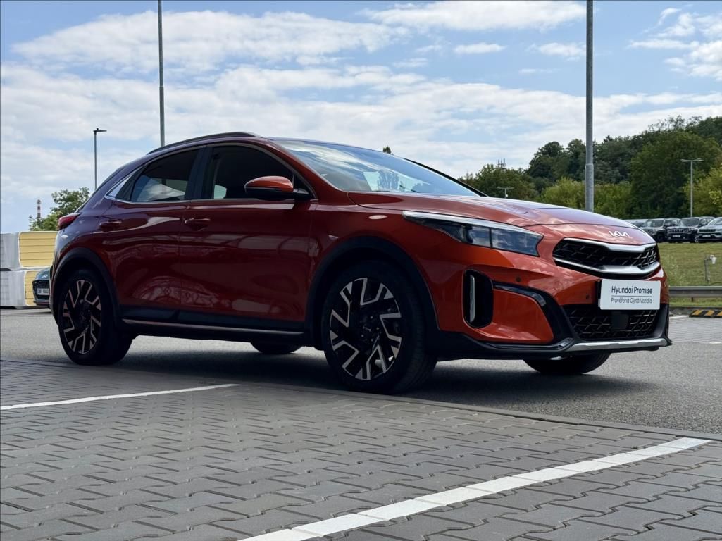 Kia XCee´d, 1,5 T-GDI DCT  Top Tažné - fotka 4