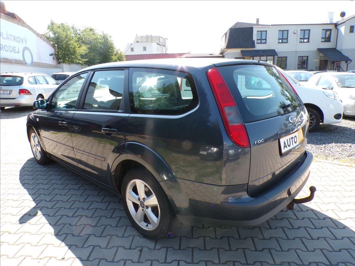 Ford Focus, 1,6 16V  TAŽNÉ ZAŘÍZENÍ - fotka 4
