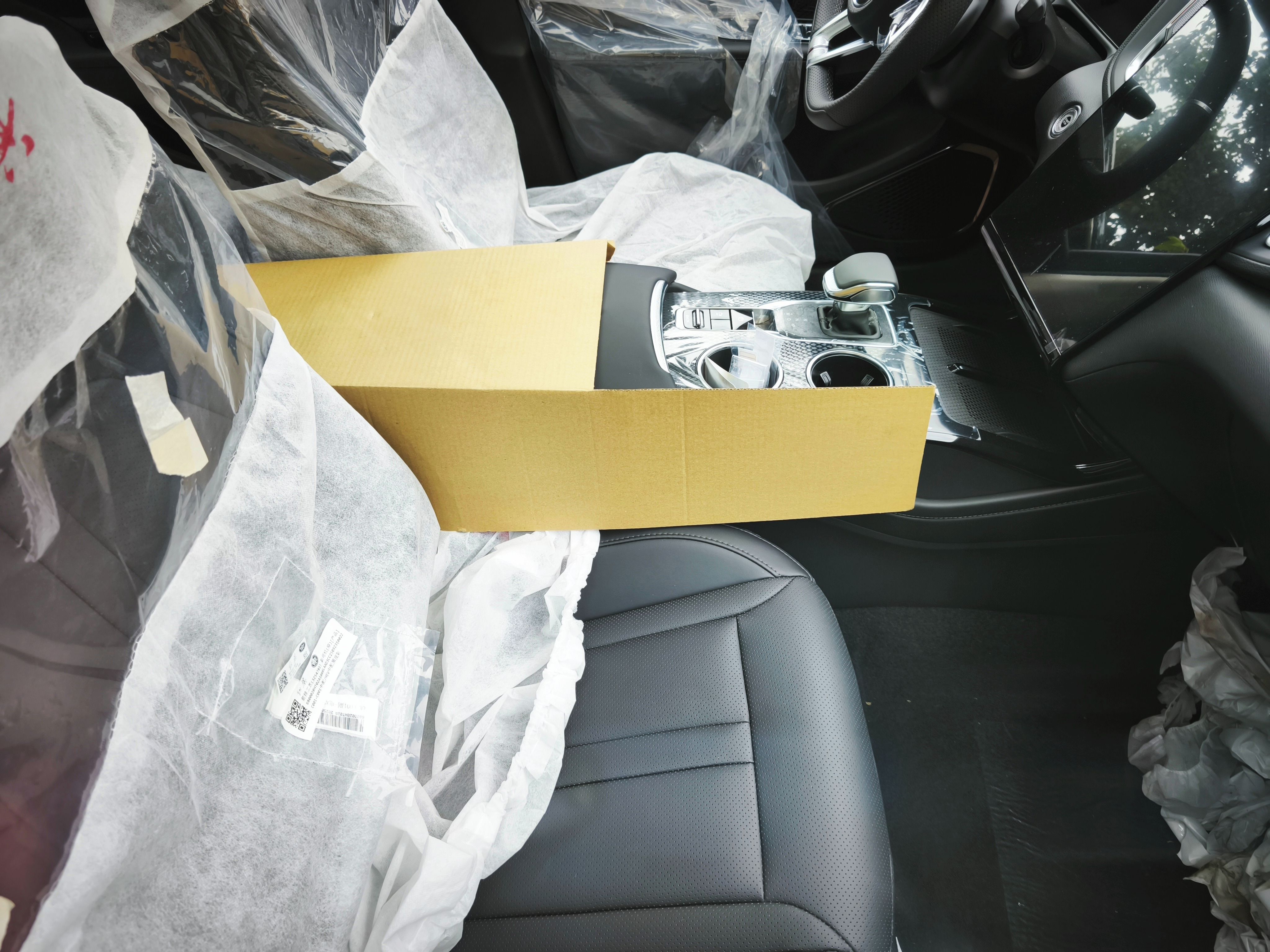 Hongqi HS3, 1,5T 2WD !AKCE! - fotka 4