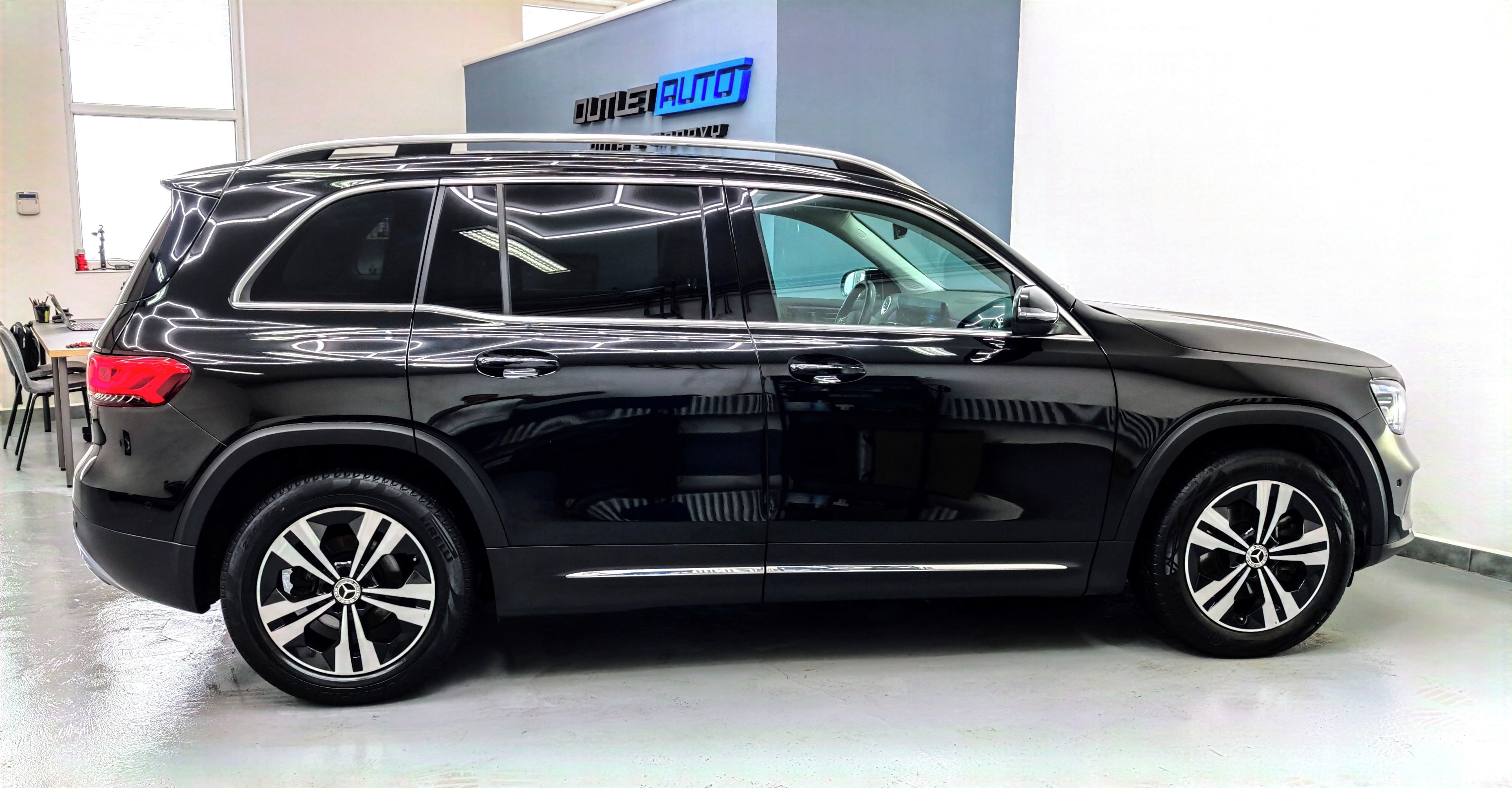 Mercedes-Benz GLB, 200D,4MATIC,8G,VÝBAVA,1.M, DPH - fotka 3