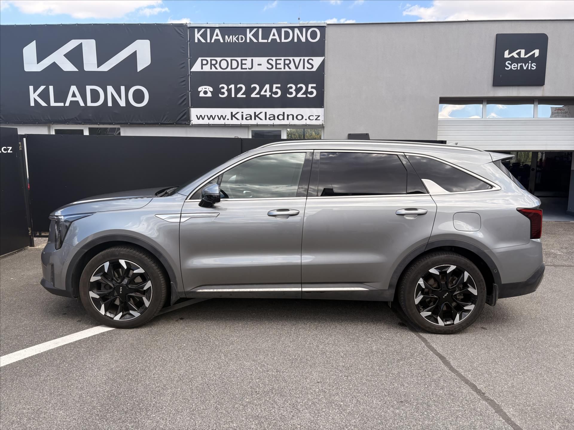 Kia Sorento, 2,2 2,2 CRDi 4x4 8DCT TOP - fotka 4