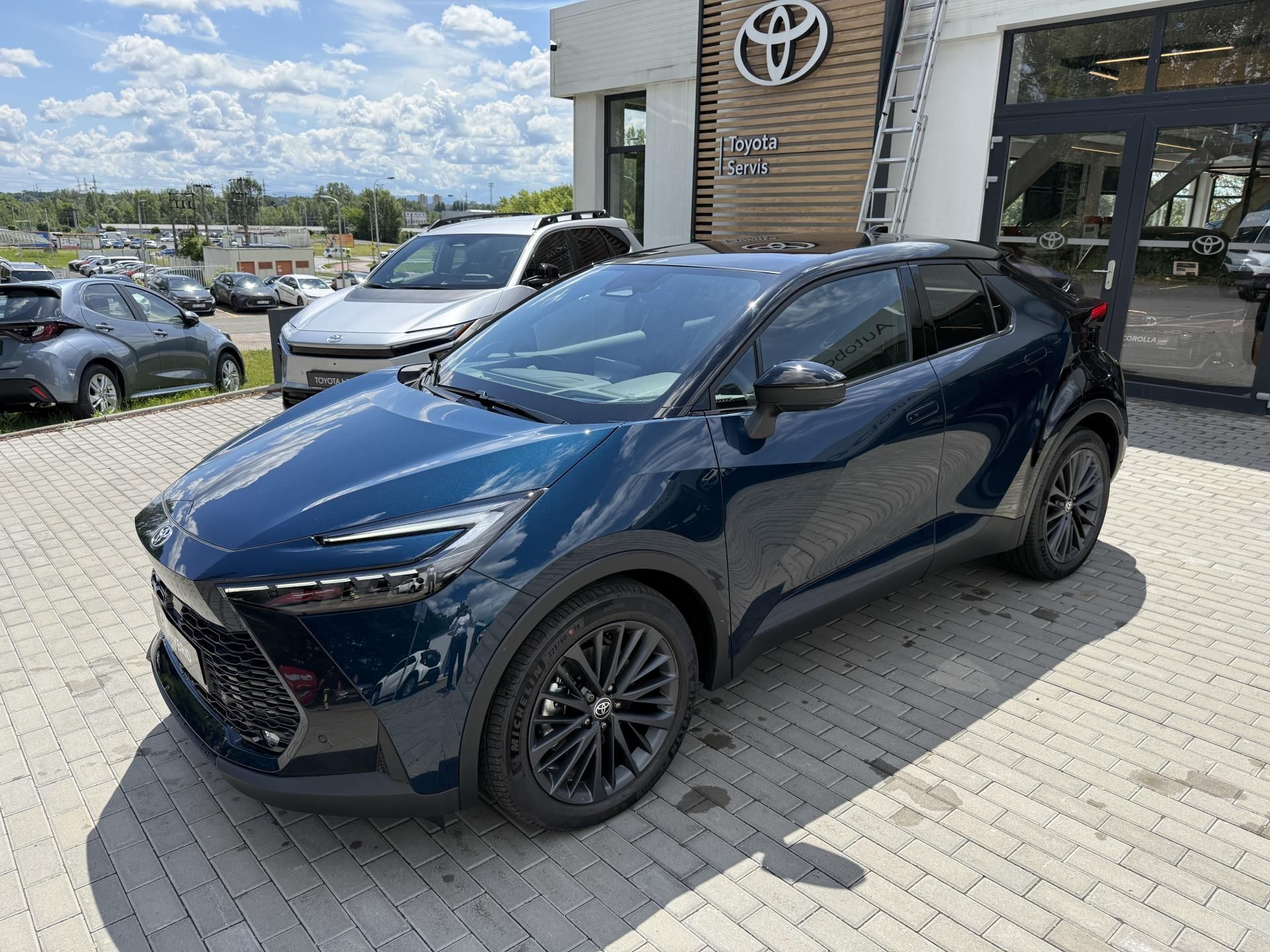Toyota C-HR, 2.0 PHEV TOKYO EDITION - fotka 2
