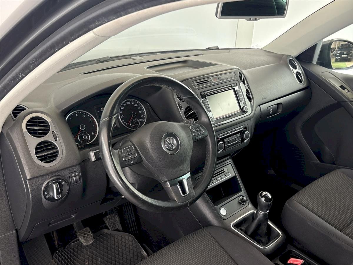 Volkswagen Tiguan, TSI90 kW Trendline - fotka 6