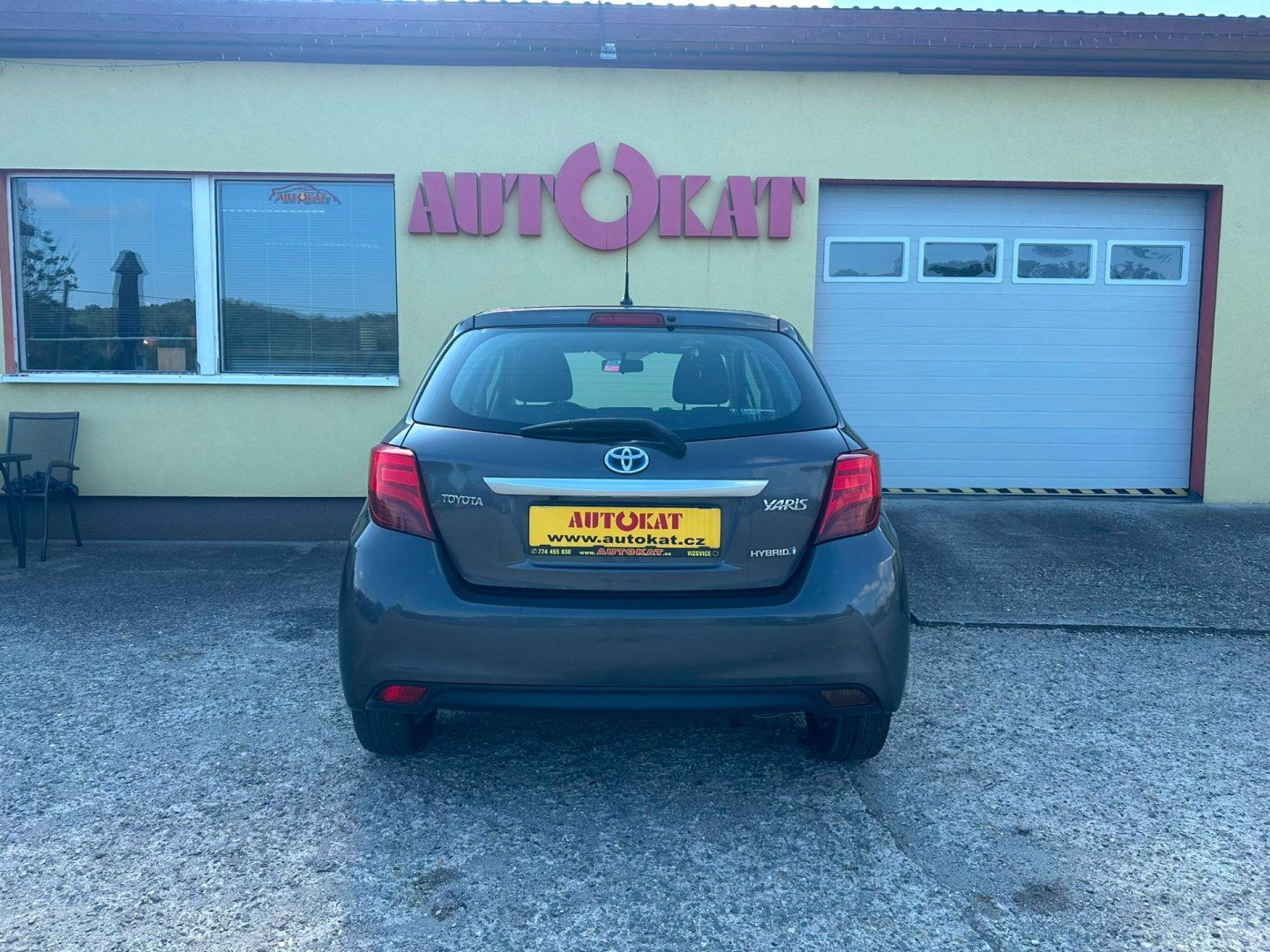 Toyota Yaris, 1.5 Hybrid 74kW/Kamera/1Maj - fotka 4