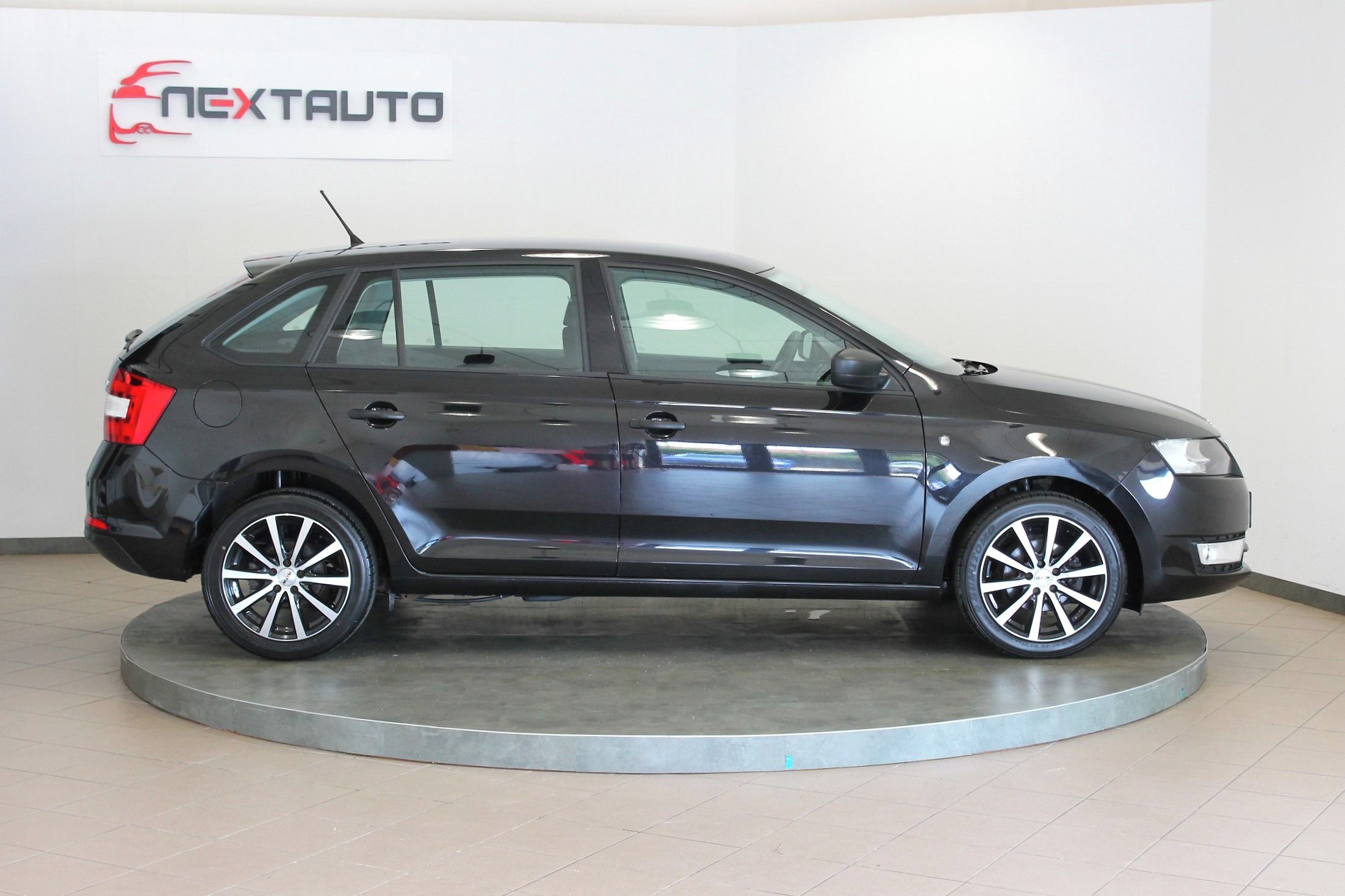 Škoda Rapid, 1.2 TSI 63kW AMBITION - fotka 6