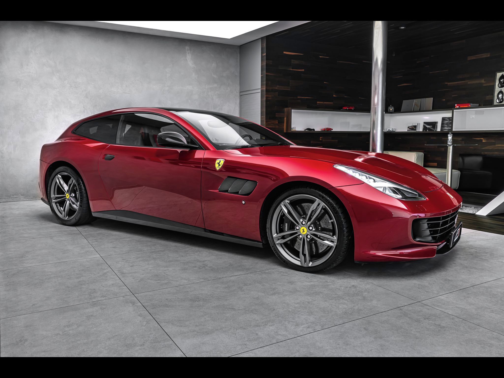 Ferrari GTC4 Lusso - fotka 4