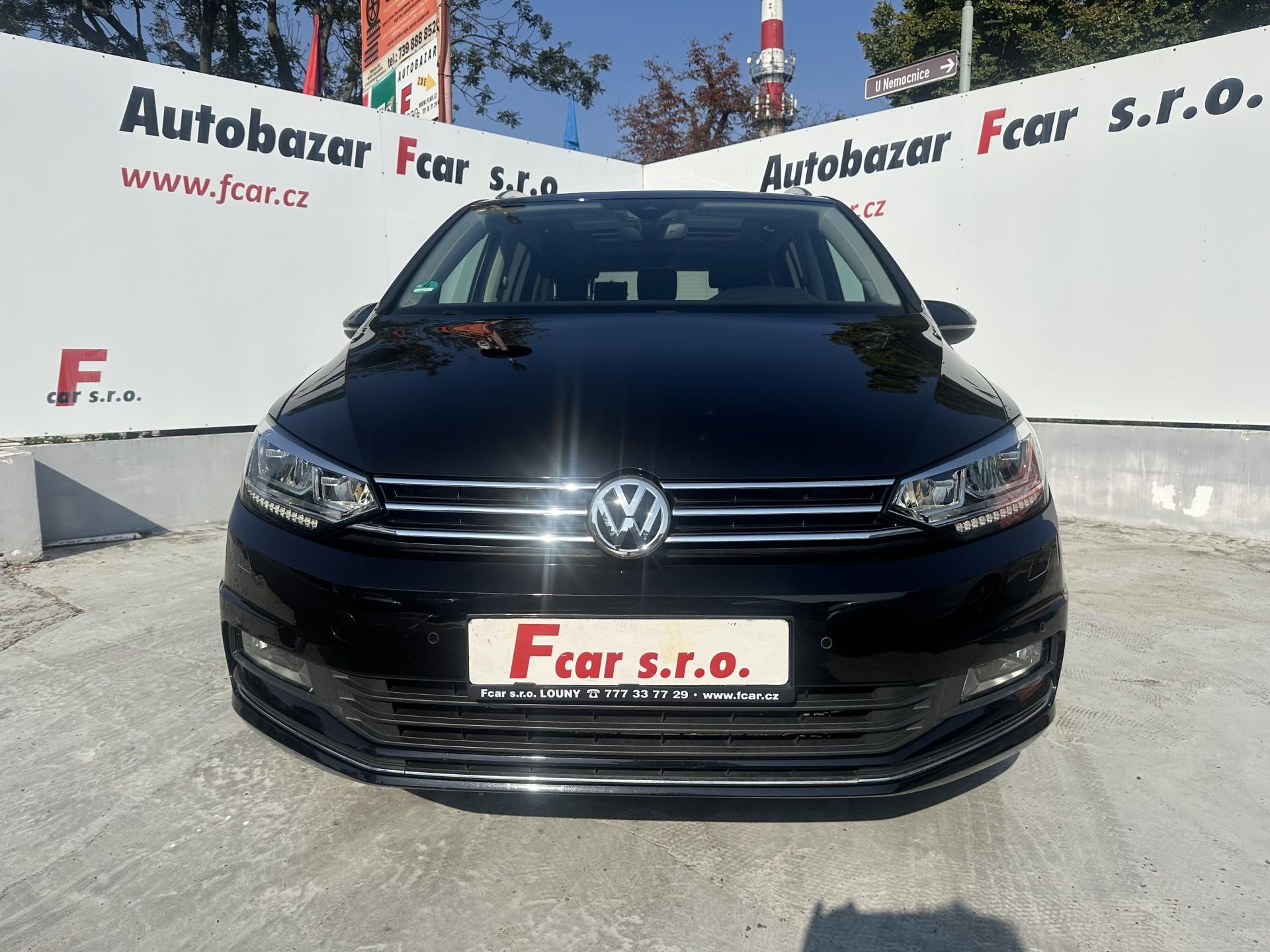 Volkswagen Touran, 2.0 TDI se. knížka 7 míst - fotka 2