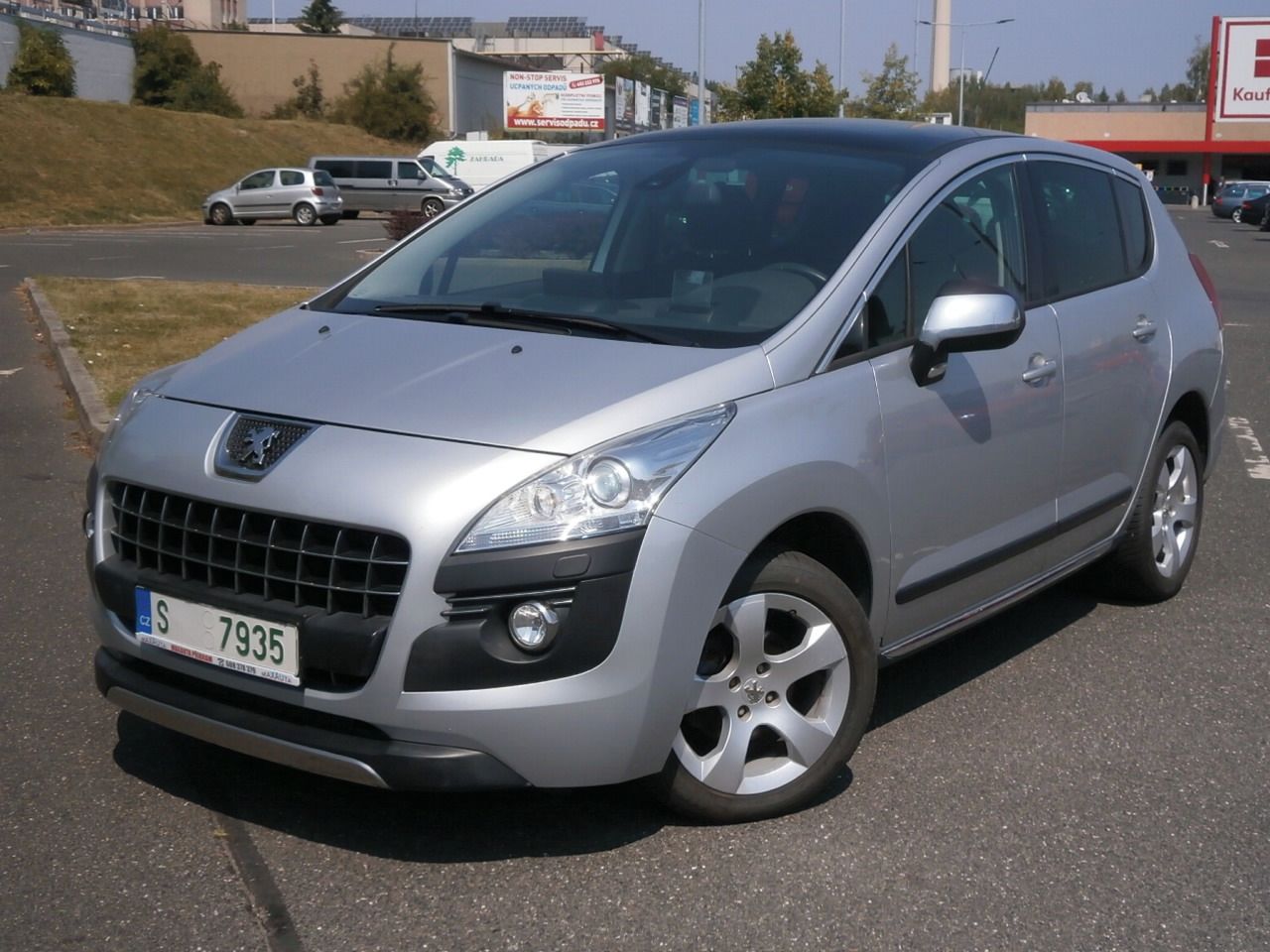 Peugeot 3008, JEN 99TKM AUTOMAT SERVISNI KN.