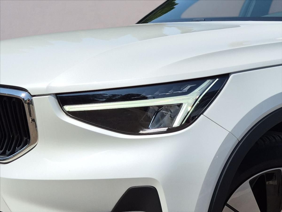 Volvo XC40, 2,0 B3 Core - fotka 5