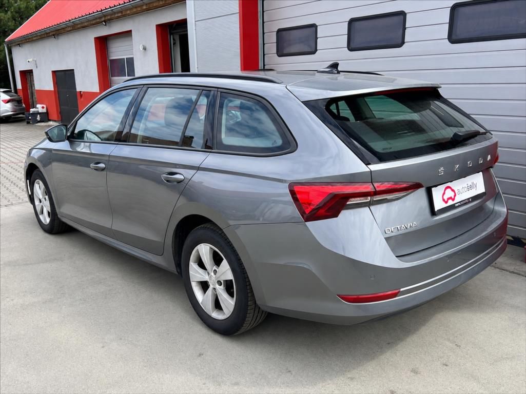 Škoda Octavia, 2,0 TDI  EXECUTIVE DSG FP - fotka 3