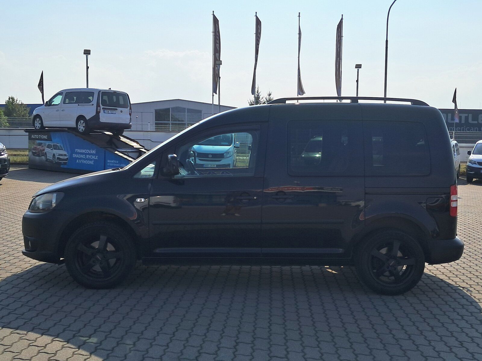 Volkswagen Caddy, 1.6 TDI, 7Míst, DPH, Tempomat - fotka 3