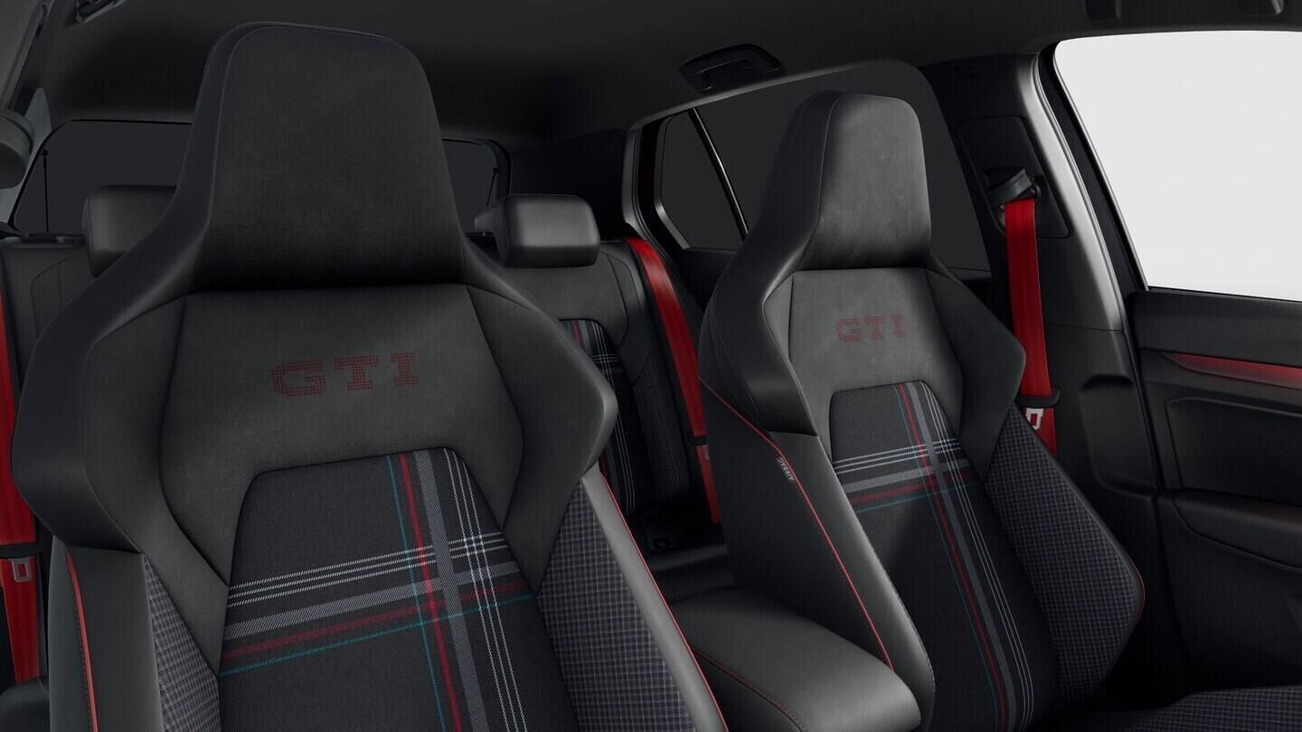 Volkswagen Golf, GTI Edition 50 2.0 TSI 239 kW - fotka 4