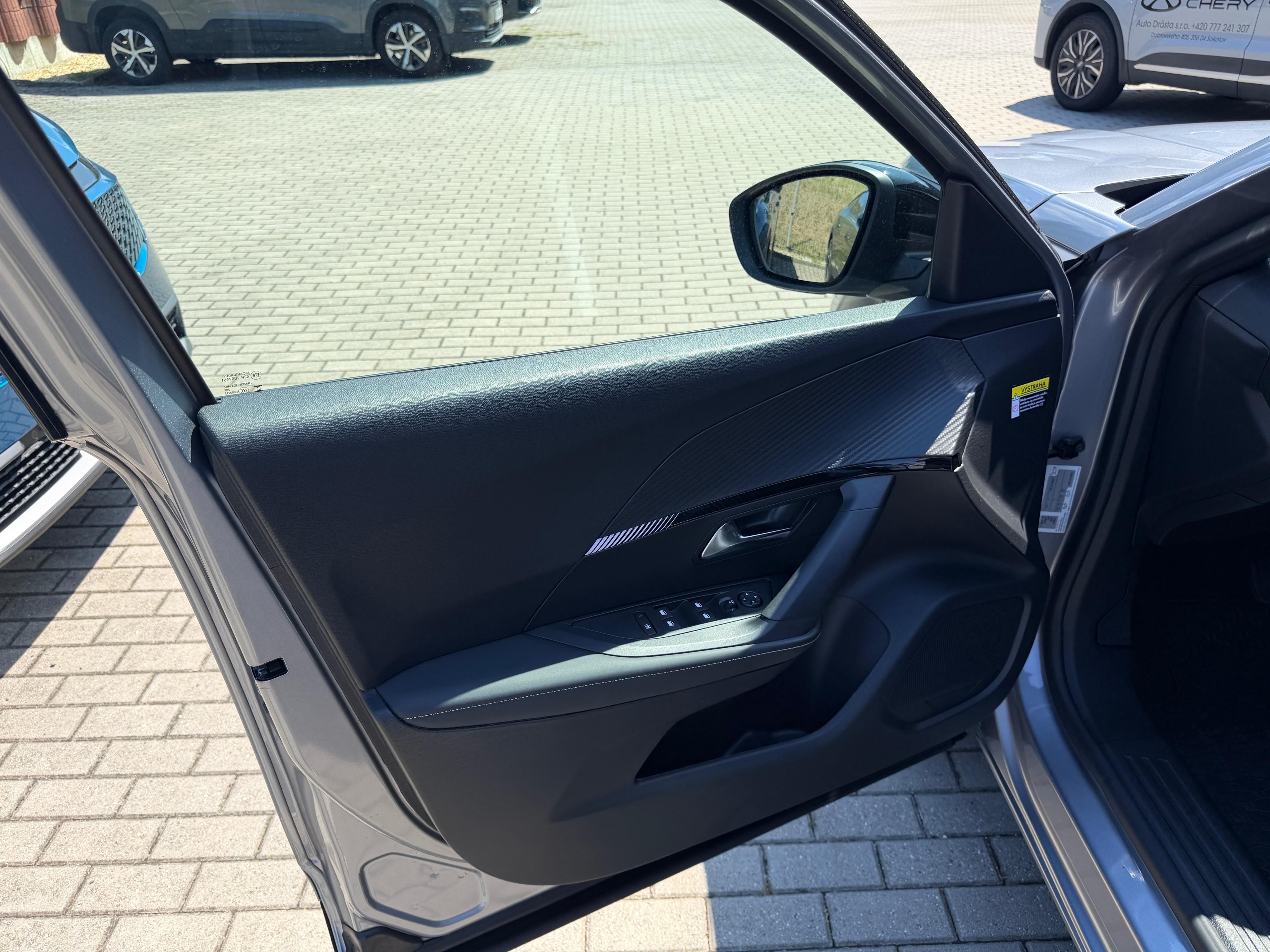 Peugeot 2008, ALLURE Hybrid 110 e-DCS6 - fotka 6