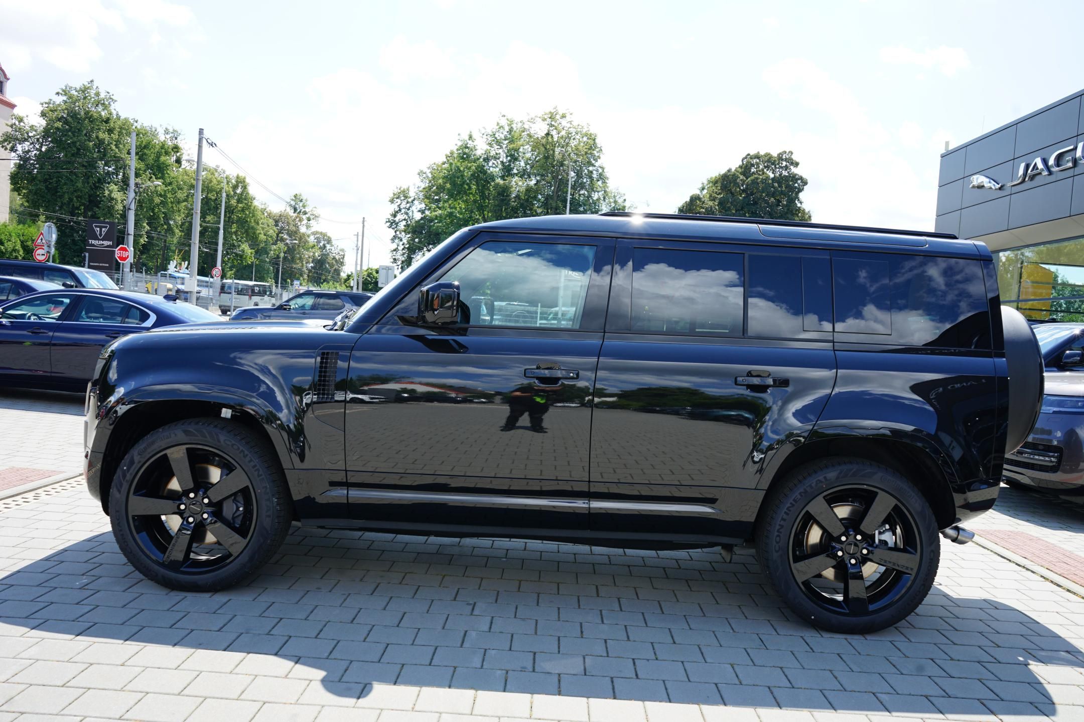 Land Rover Defender, 110 X-Dynamic HSE P425 - fotka 3
