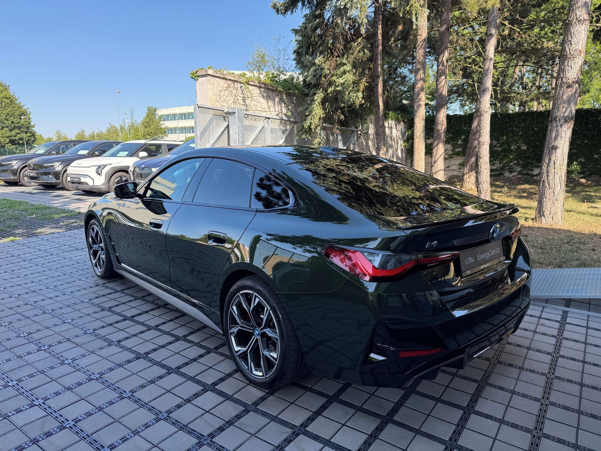 BMW i4, M50 HUD / H&K / Laser Light - fotka 4
