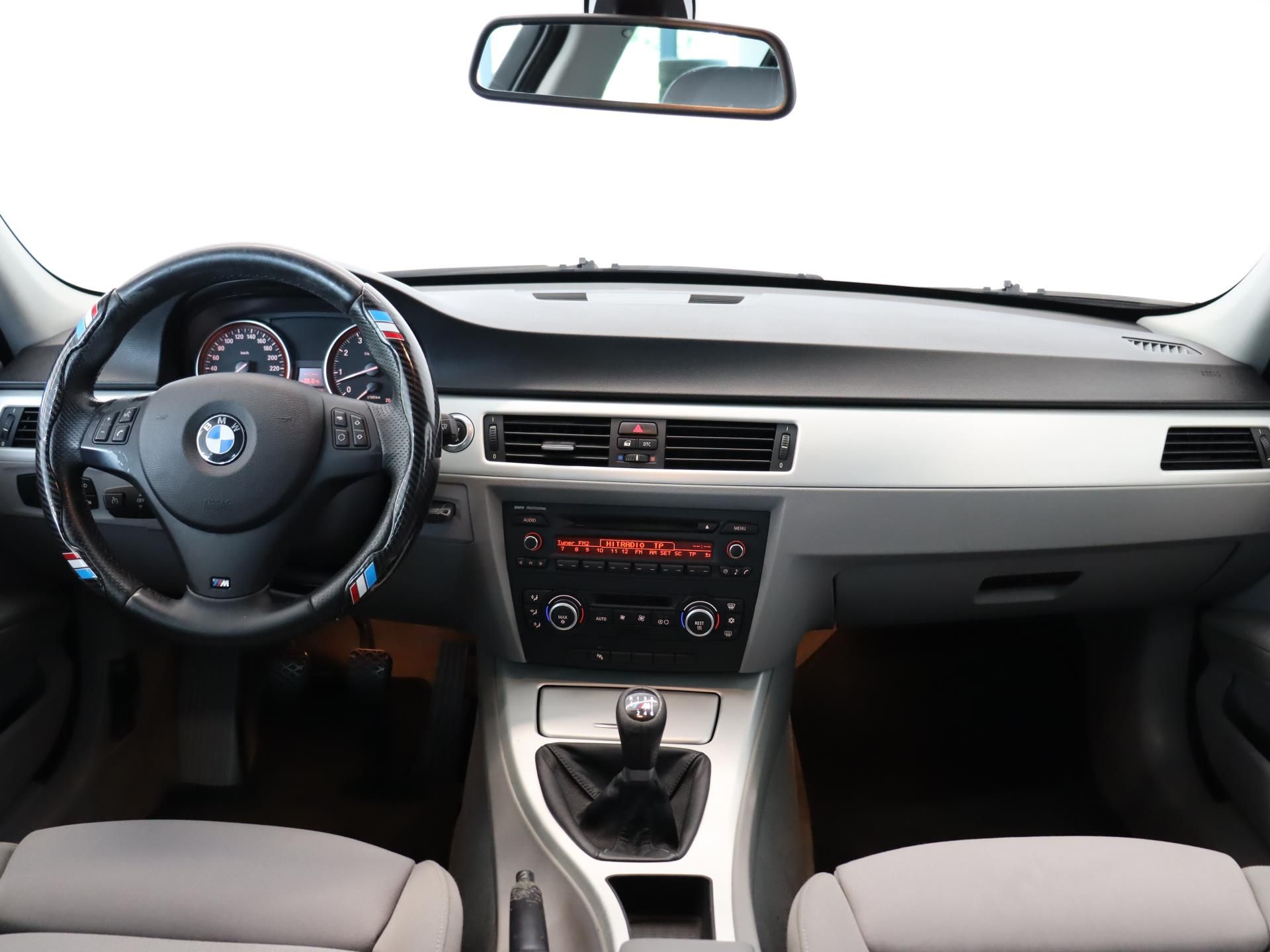BMW Řada 3, 325i TOURING - fotka 5