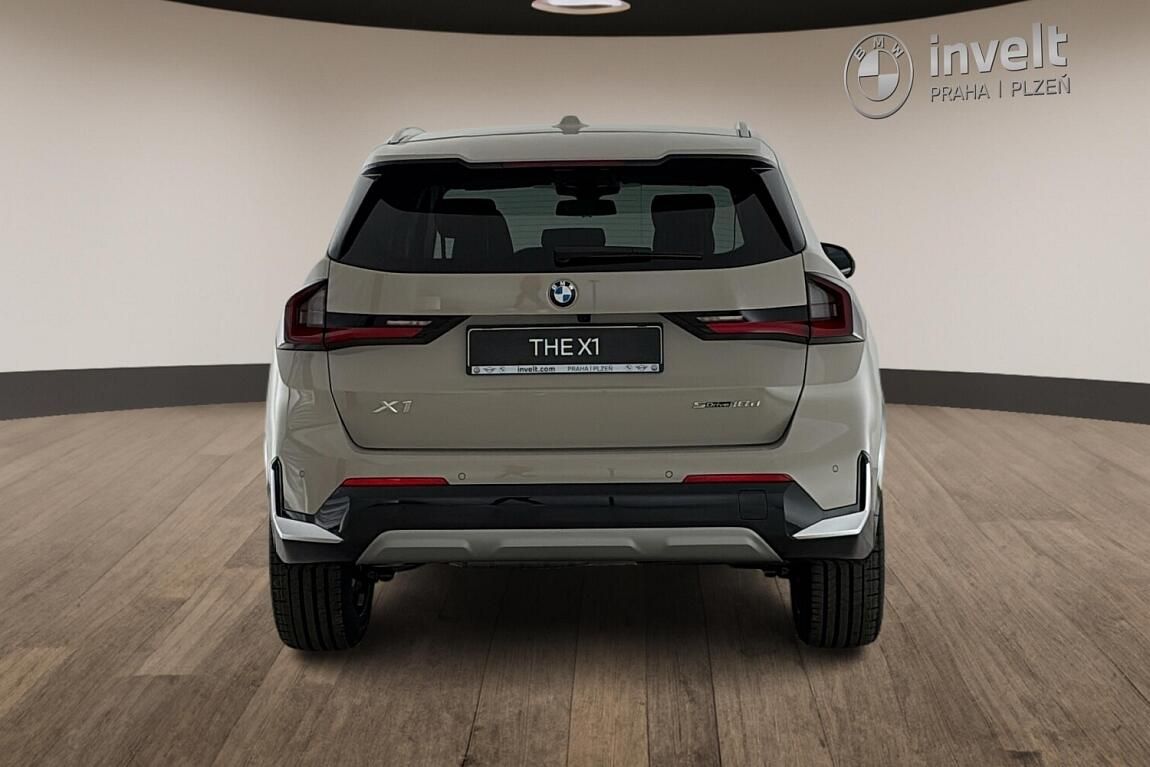 BMW X1, sDrive18d - fotka 4