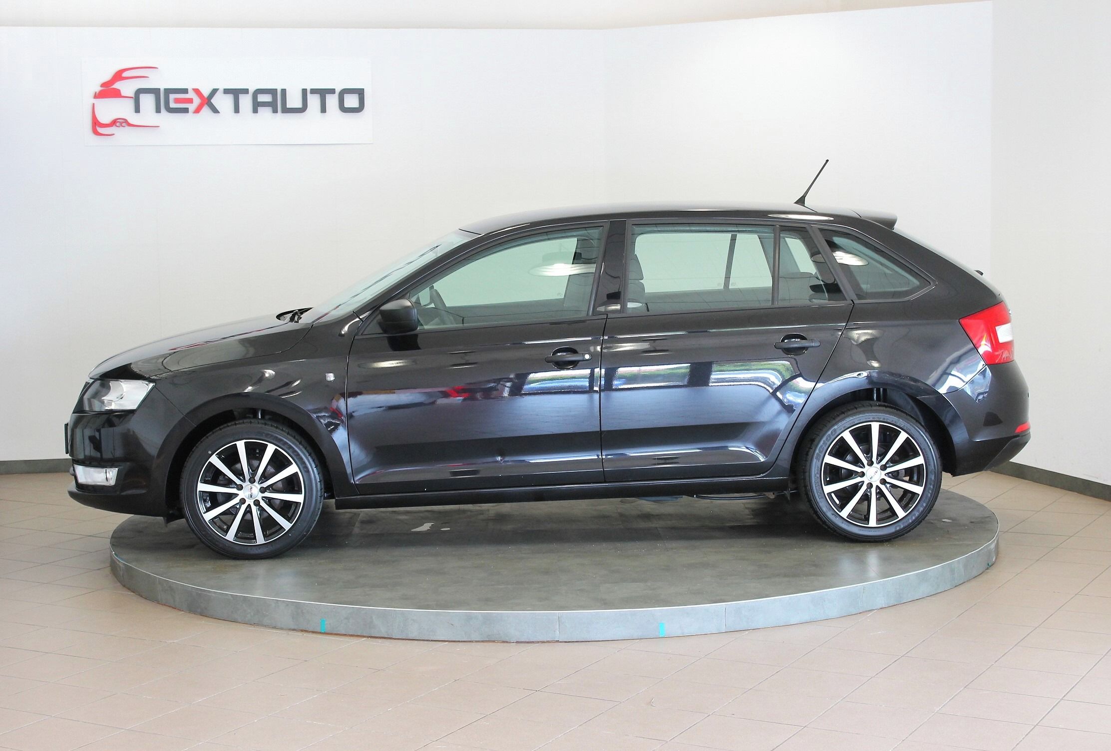 Škoda Rapid, 1.2 TSI 63kW AMBITION - fotka 2