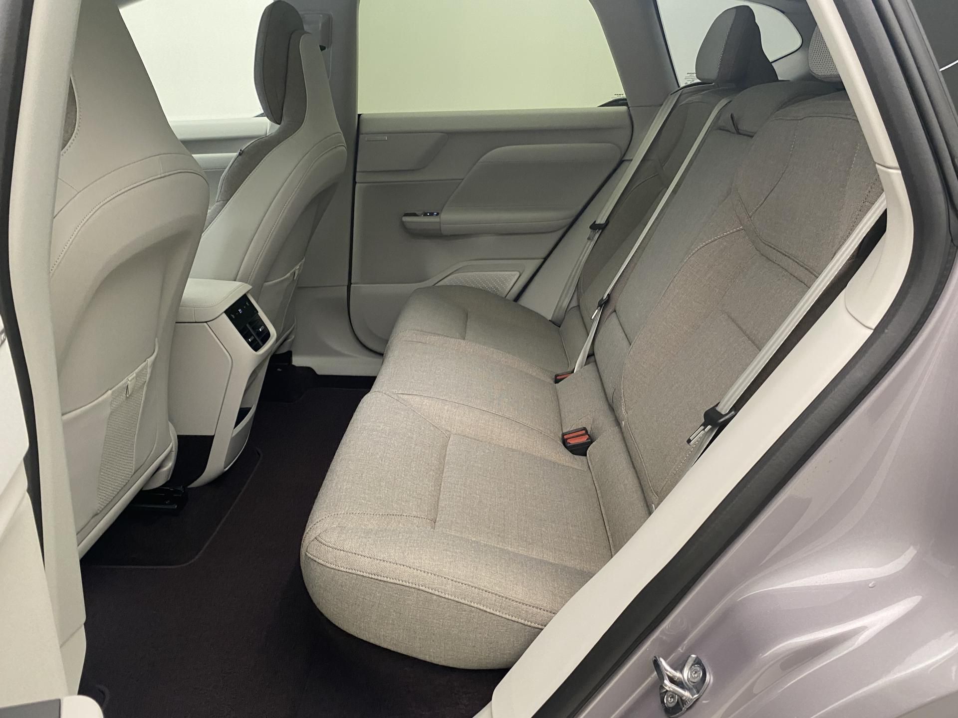 Volvo EX60, P10 AWD ELECTRIC ULTRA - fotka 6
