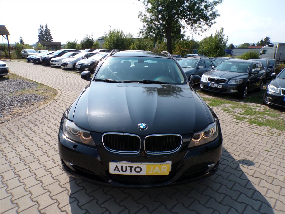 BMW Řada 3, 2,0   320D xDrive - fotka 3