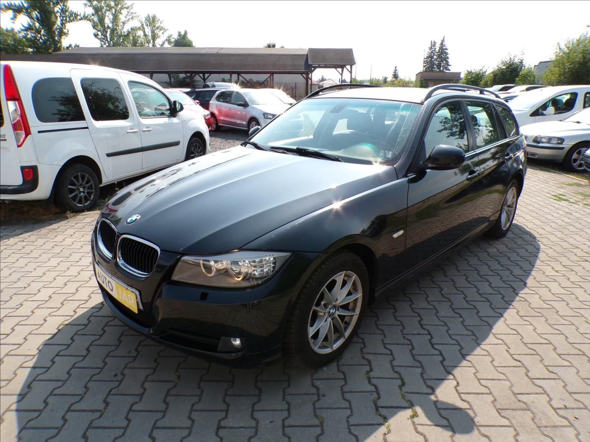 BMW Řada 3, 2,0   320D xDrive - fotka 2