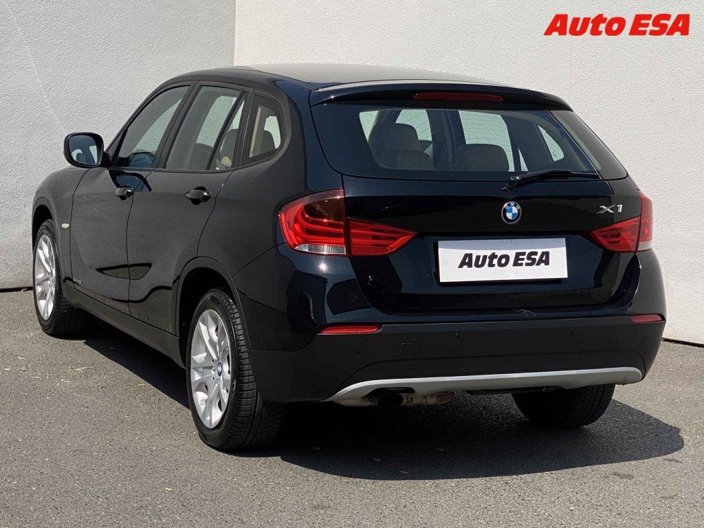 BMW X1, 2.0i sDrive18i,AC - fotka 6