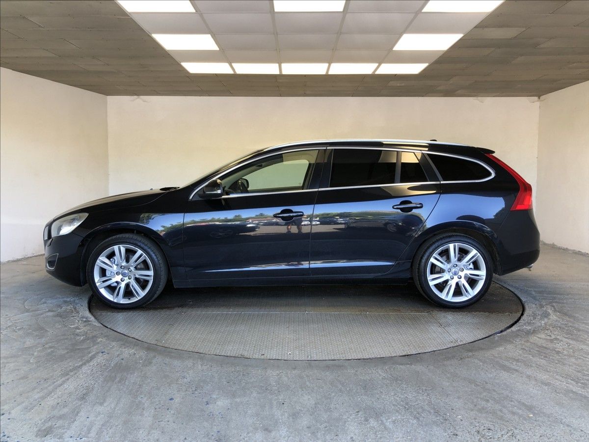 Volvo V60, 2,4 D - fotka 4