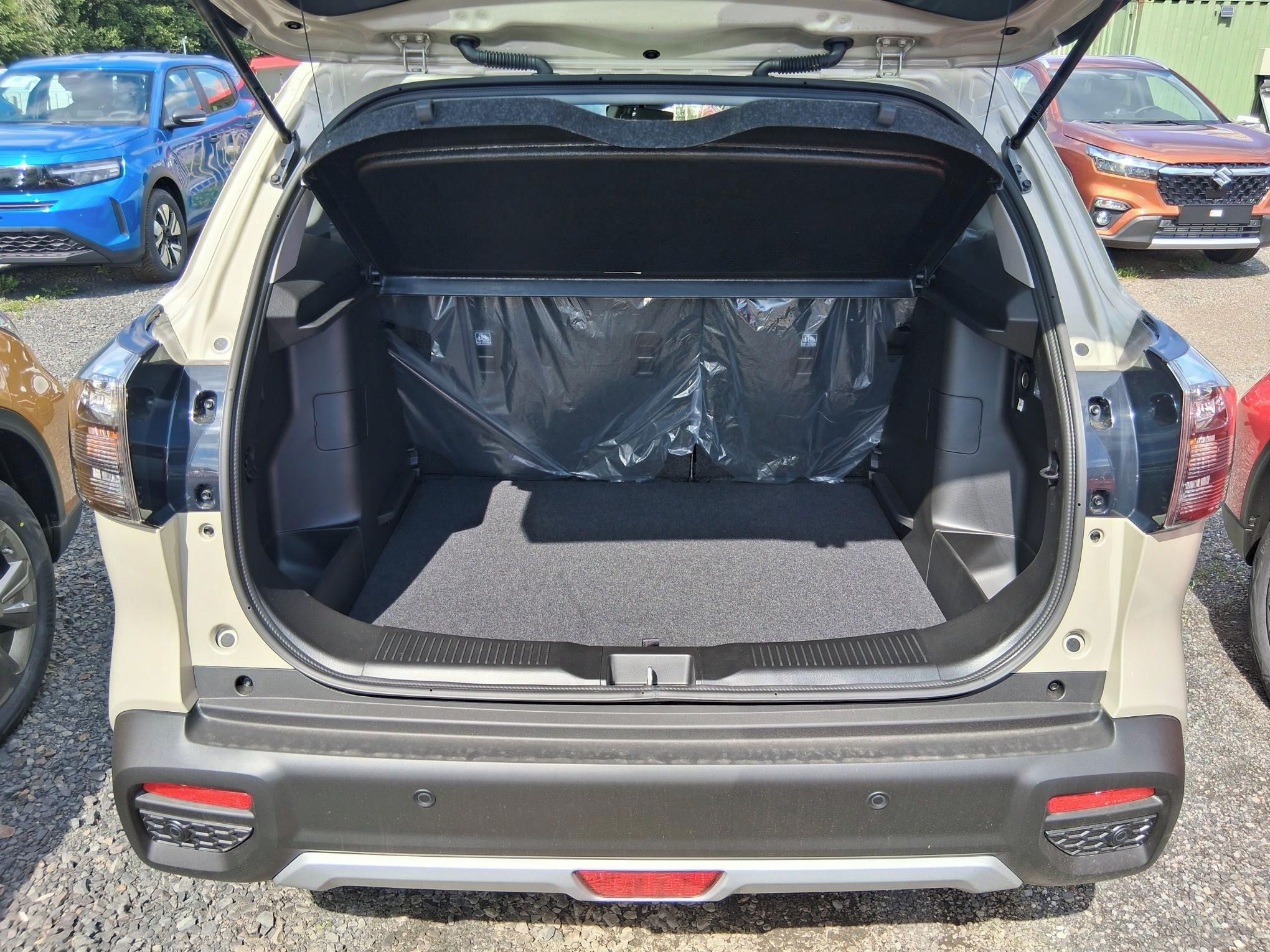 Suzuki S-Cross, 1,4 BLACK EDITION 4x4 - fotka 5