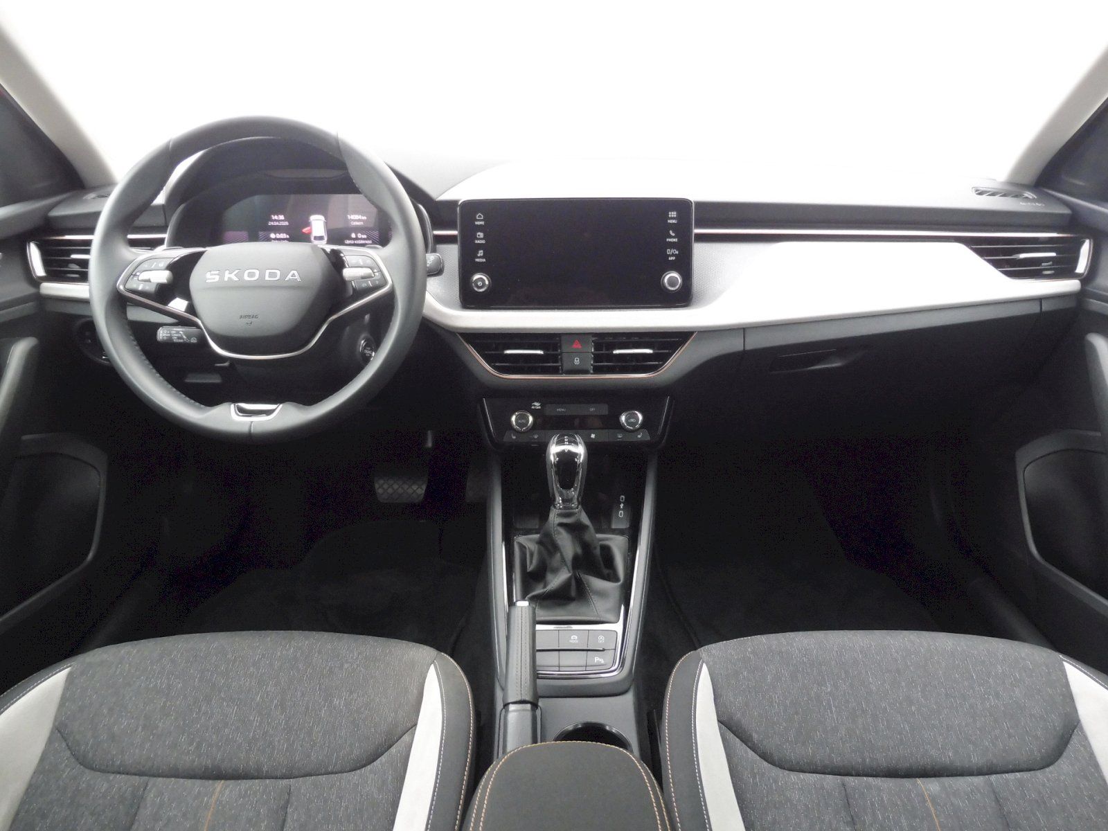 Škoda Scala, Top Selection 1,0 TSI 85kW DSG - fotka 5