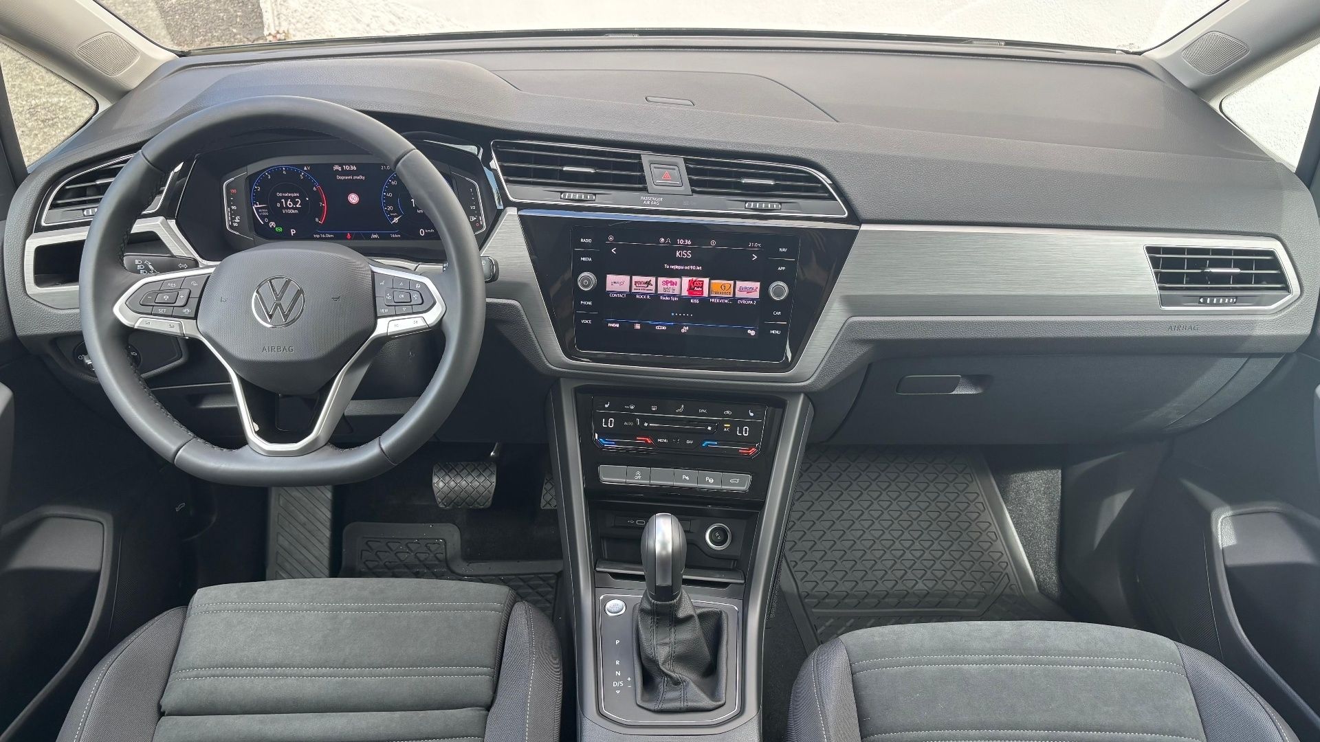 Volkswagen Touran, Touran People 1,5 TSI 110 kW - fotka 5