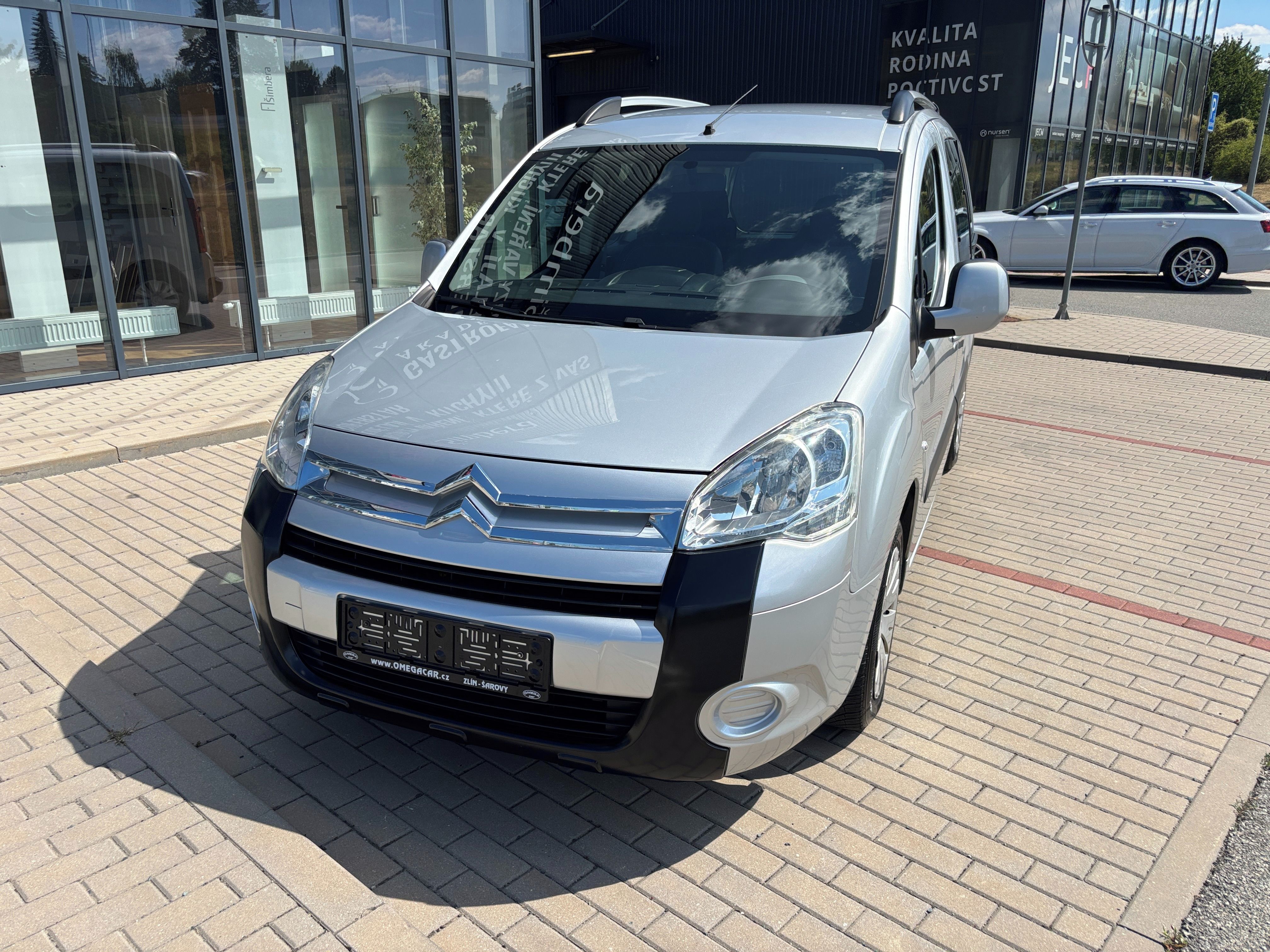 Citroën Berlingo, 1.6i s plošinou pro vozíčkáře - fotka 3