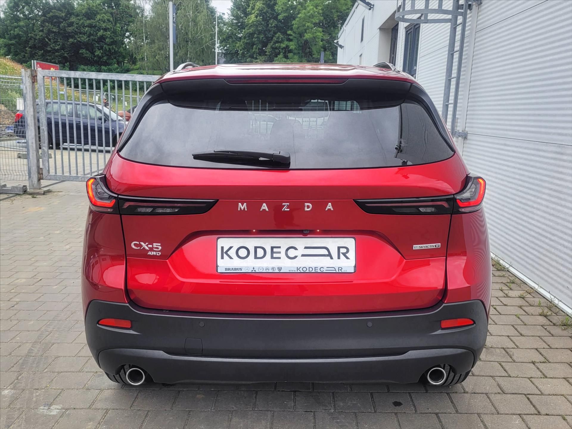 Mazda CX-5, 2,5 Exclusive G141k 6AT 4x4 - fotka 5