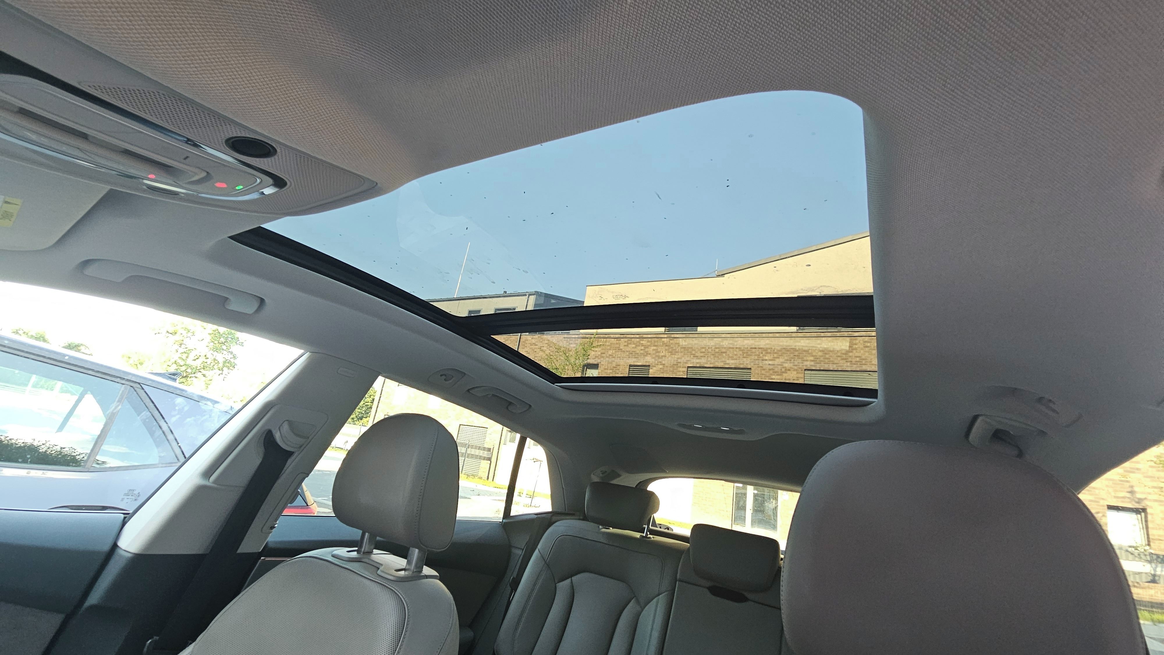 Audi Q8, AUDI Q8 Vzduch/Pano/HuD/360° - fotka 6