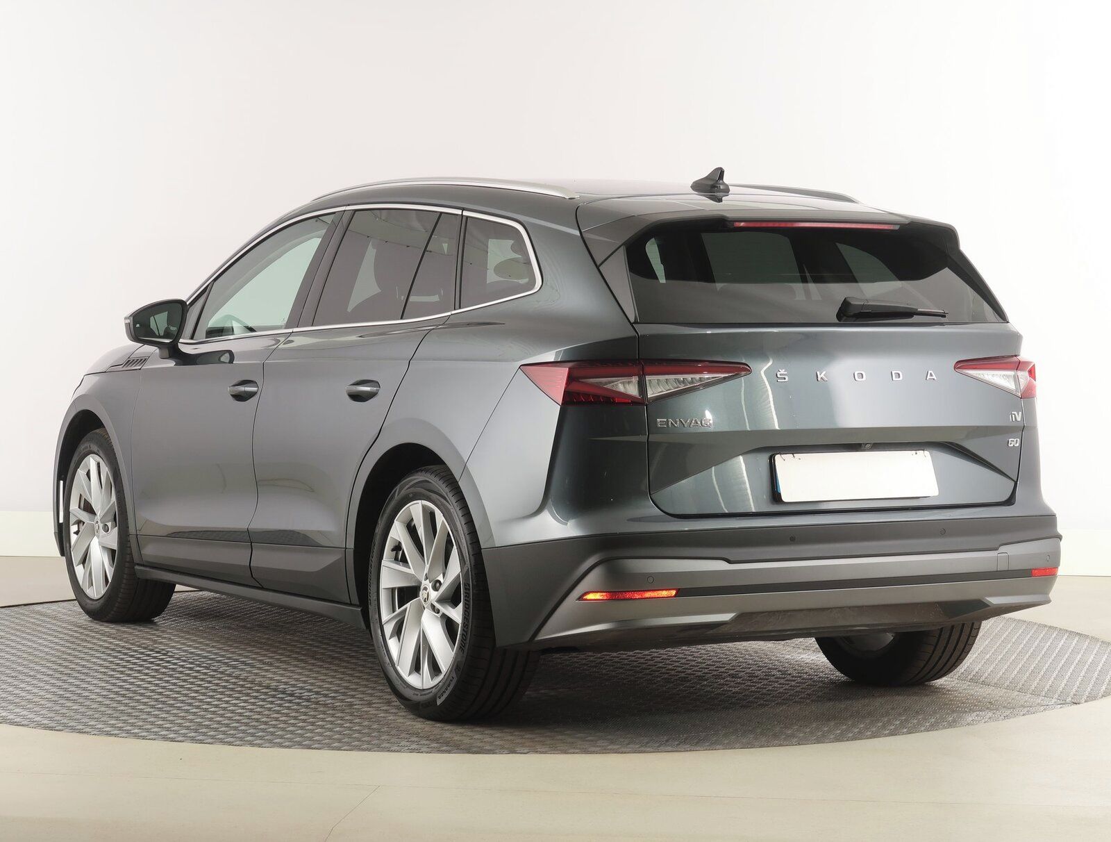Škoda Enyaq, 60 (62 kWh), SoH 93%, Automat - fotka 4