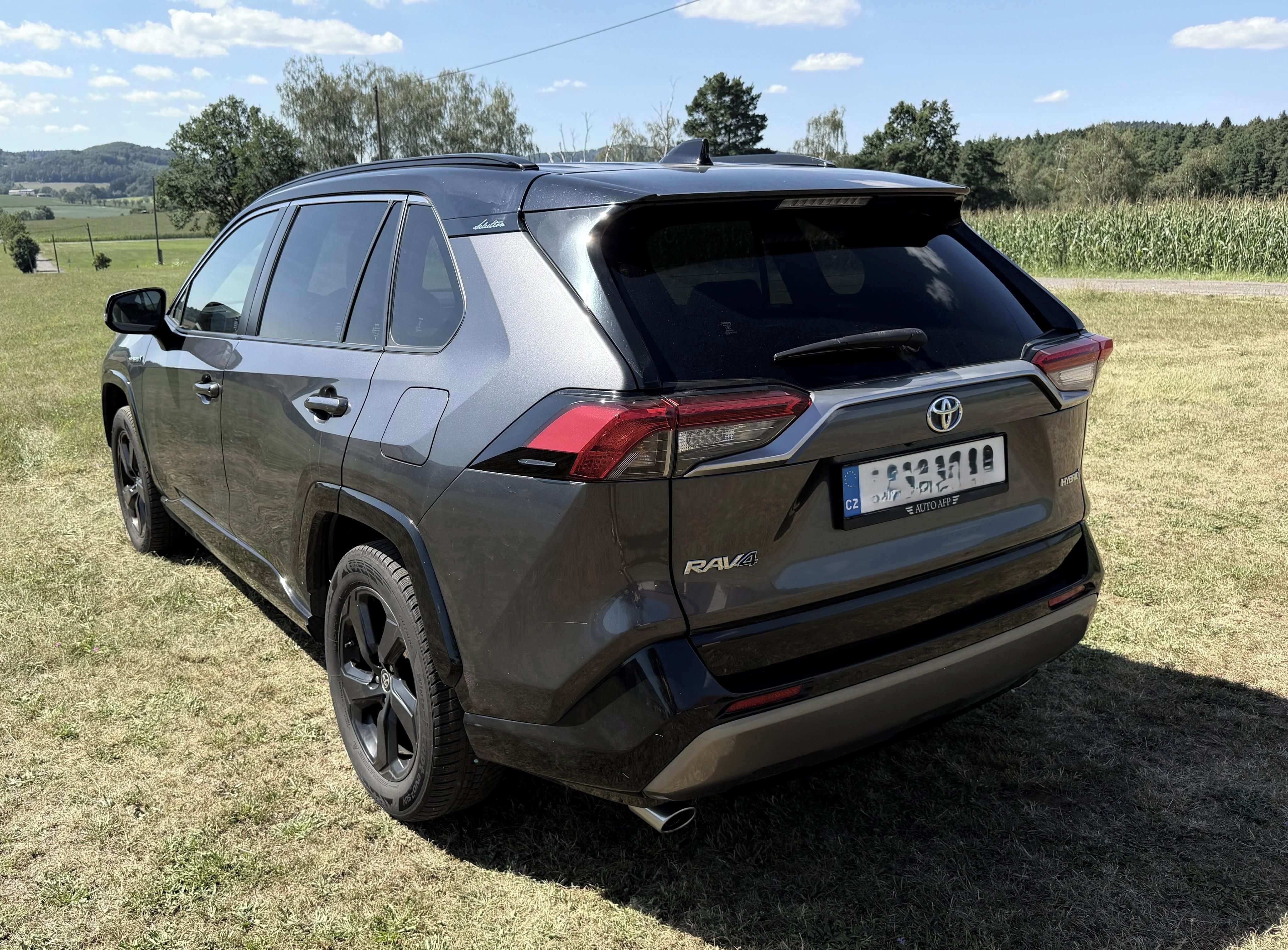 Toyota Rav4, 2,5 Hybrid, 1. maj. ČR - fotka 3