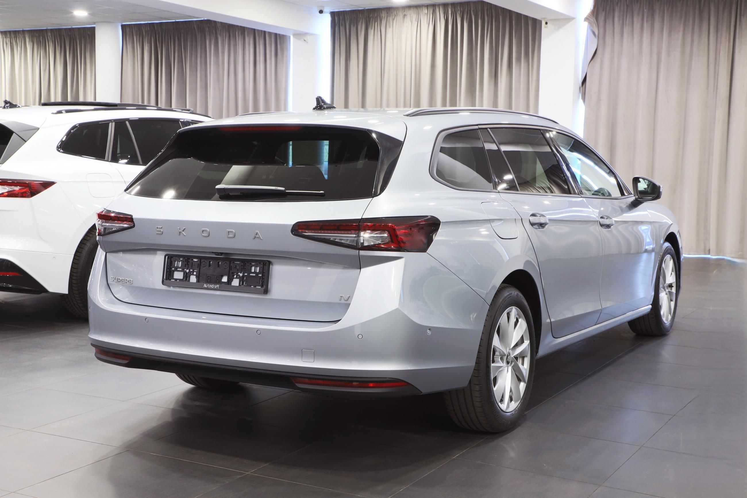 Škoda Superb, iV 1.5 TSI 150kW / Kůže - fotka 4