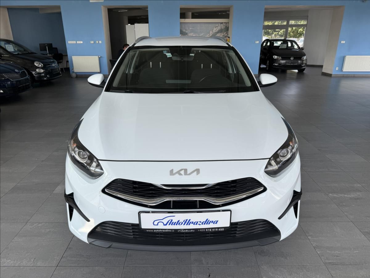 Kia Cee´d, 1,0   73kW,SPIN,ZÁRUKA,ČR,1.MA - fotka 2